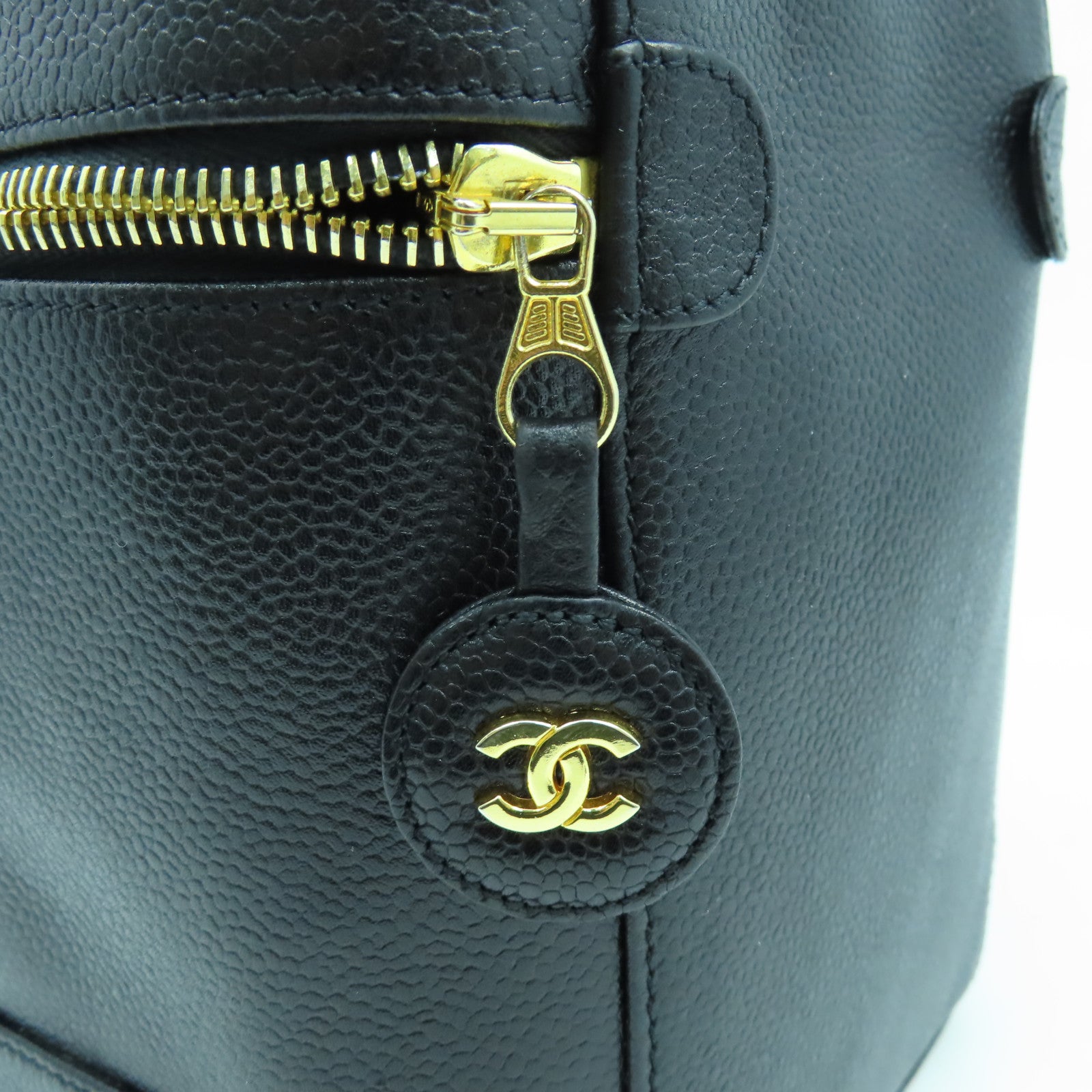 CHANEL Caviar皮革Vanity Case金扣手挽袋黑色