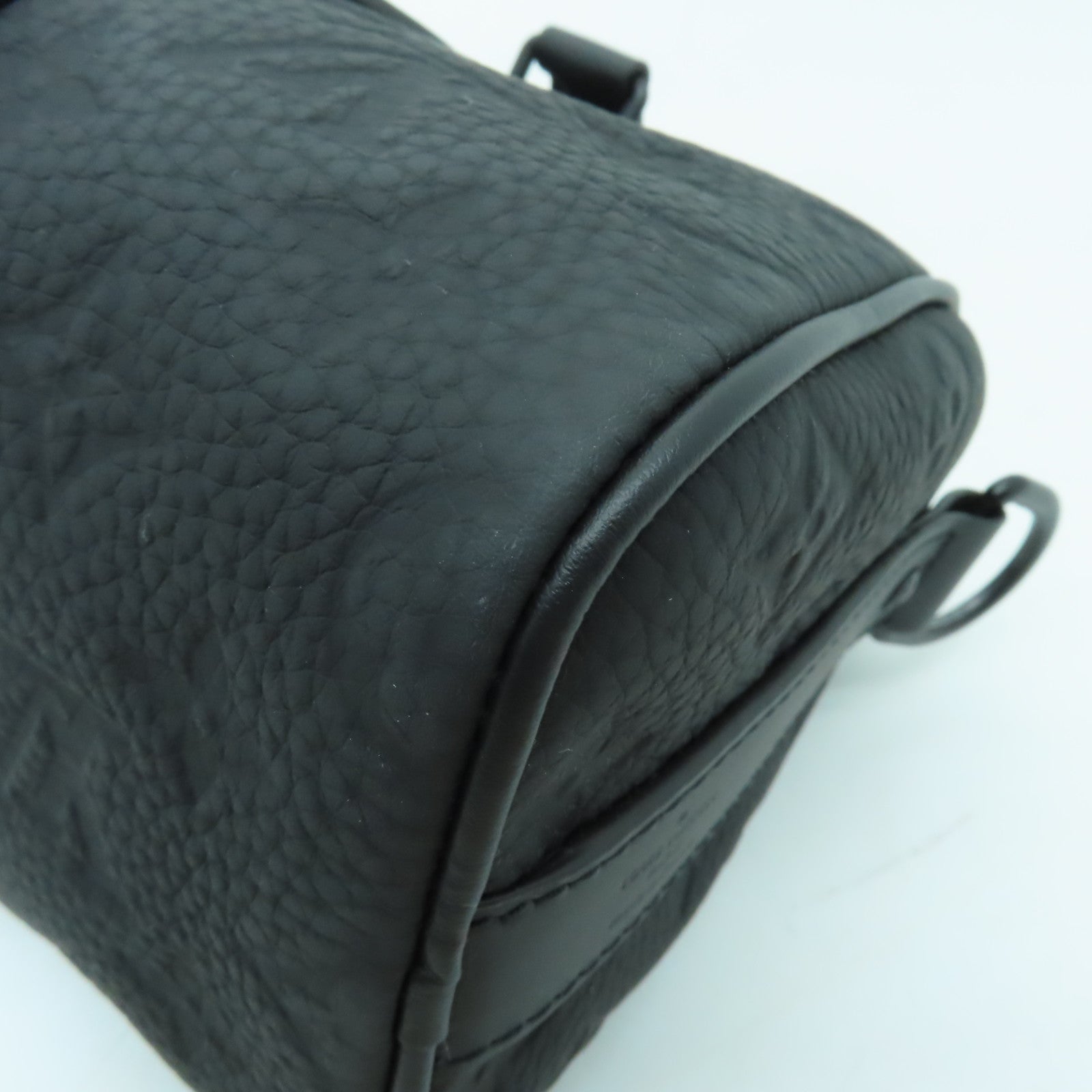 LOUIS VUITTON Taurillon皮革 Monogram Keepall Bandouliere 25黑扣手挽肩背兩用袋黑色