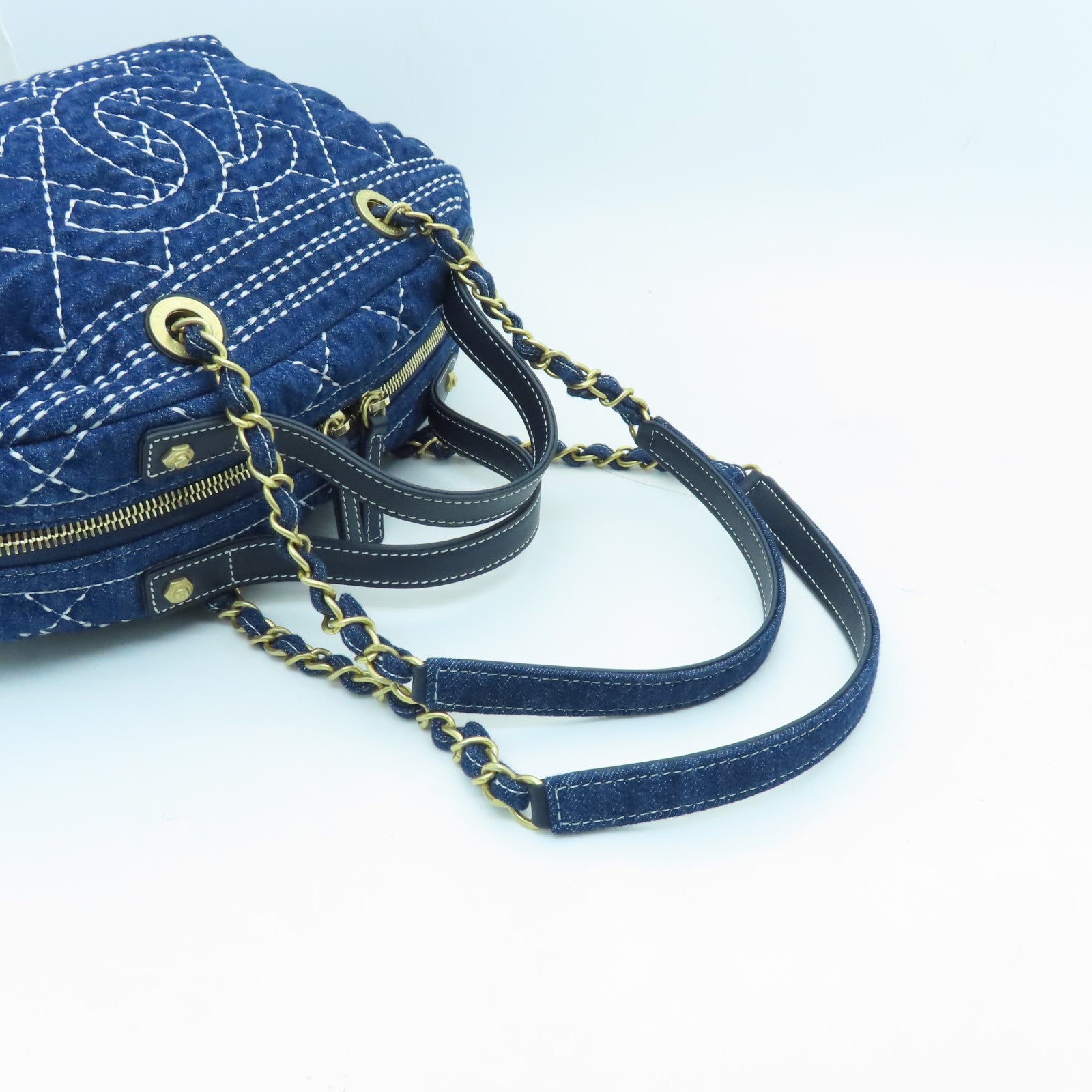 CHANEL denim Bowling Bag gold buckle shoulder shoulder bag blue