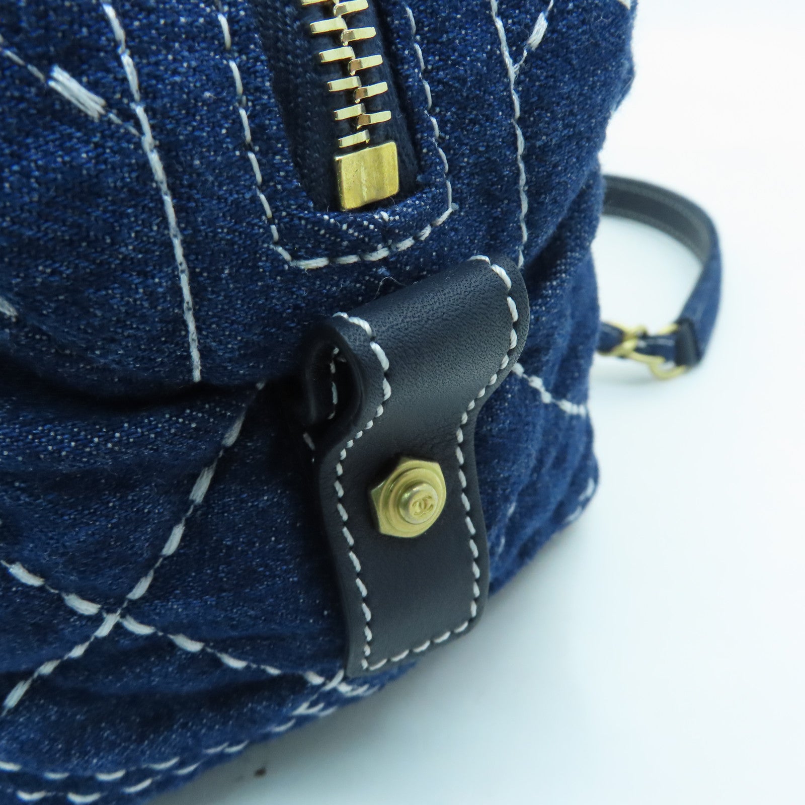 CHANEL denim Bowling Bag gold buckle shoulder shoulder bag blue