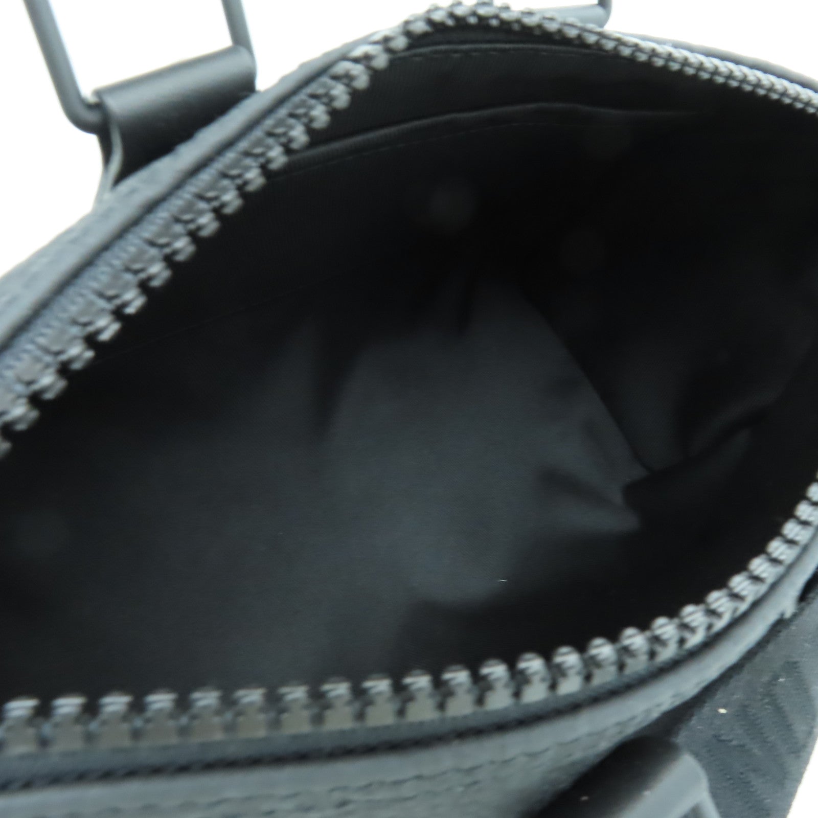 LOUIS VUITTON Taurillon皮革 Monogram Keepall Bandouliere 25黑扣手挽肩背兩用袋黑色