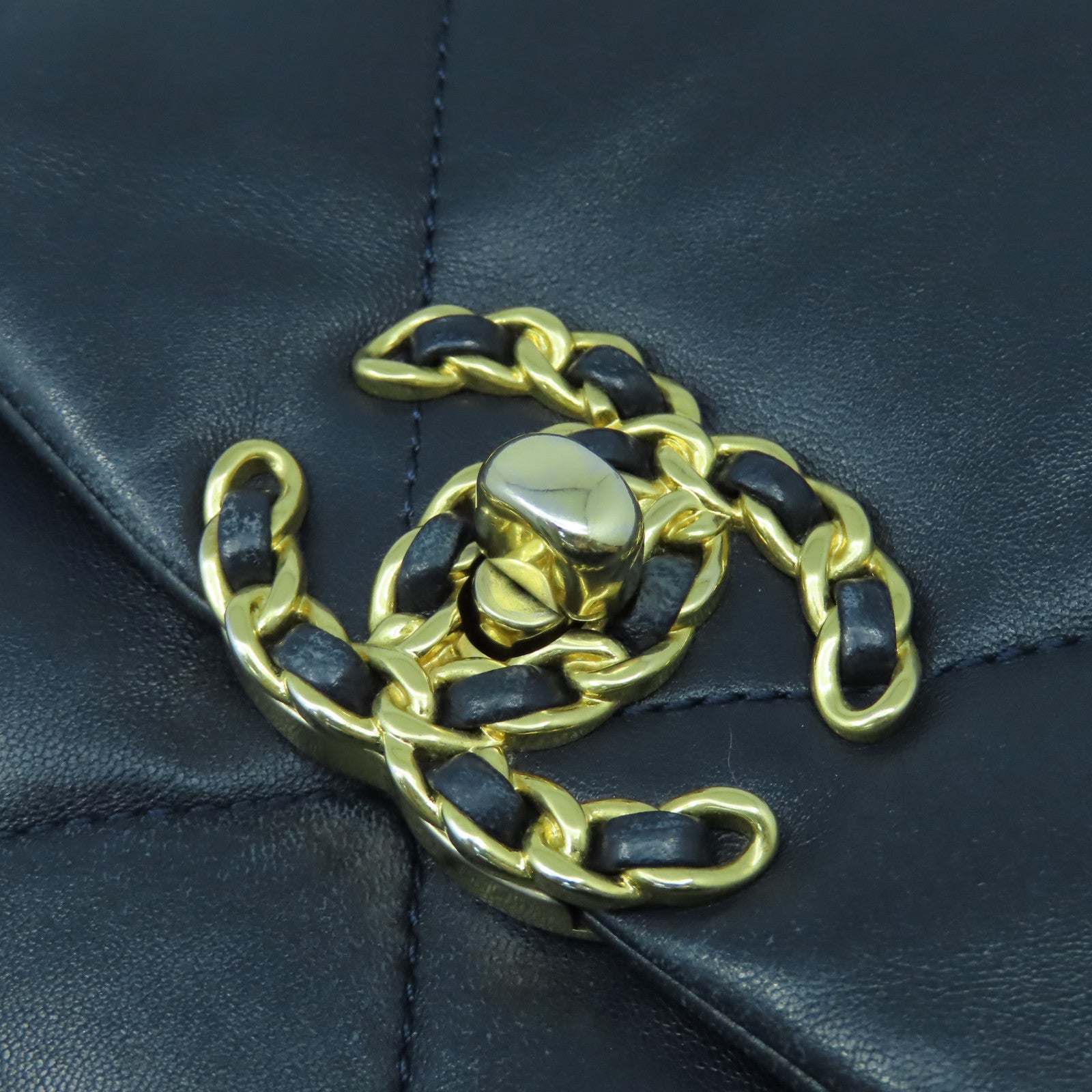 CHANEL 菱格羊皮皮革Chanel 19 Small金扣手挽肩背兩用袋深藍色