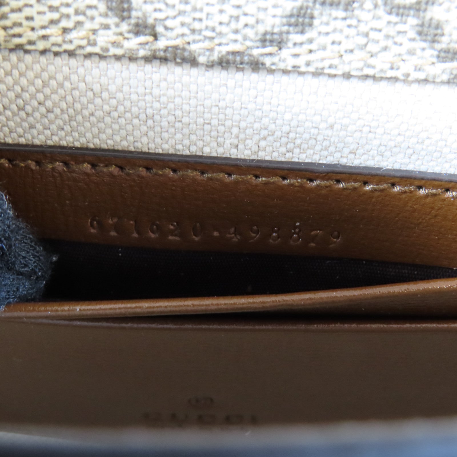 GUCCI 塗層帆布GG Retro金扣肩背袋啡色