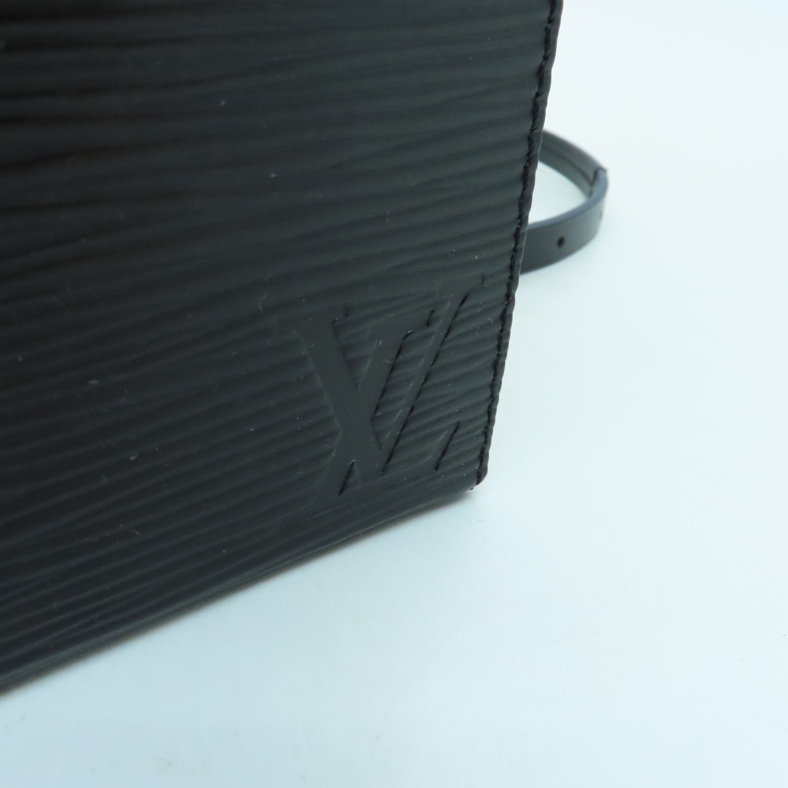 LOUIS VUITTON Epi Bleecker Box Silver Buckle Handle Shoulder Backpack Black