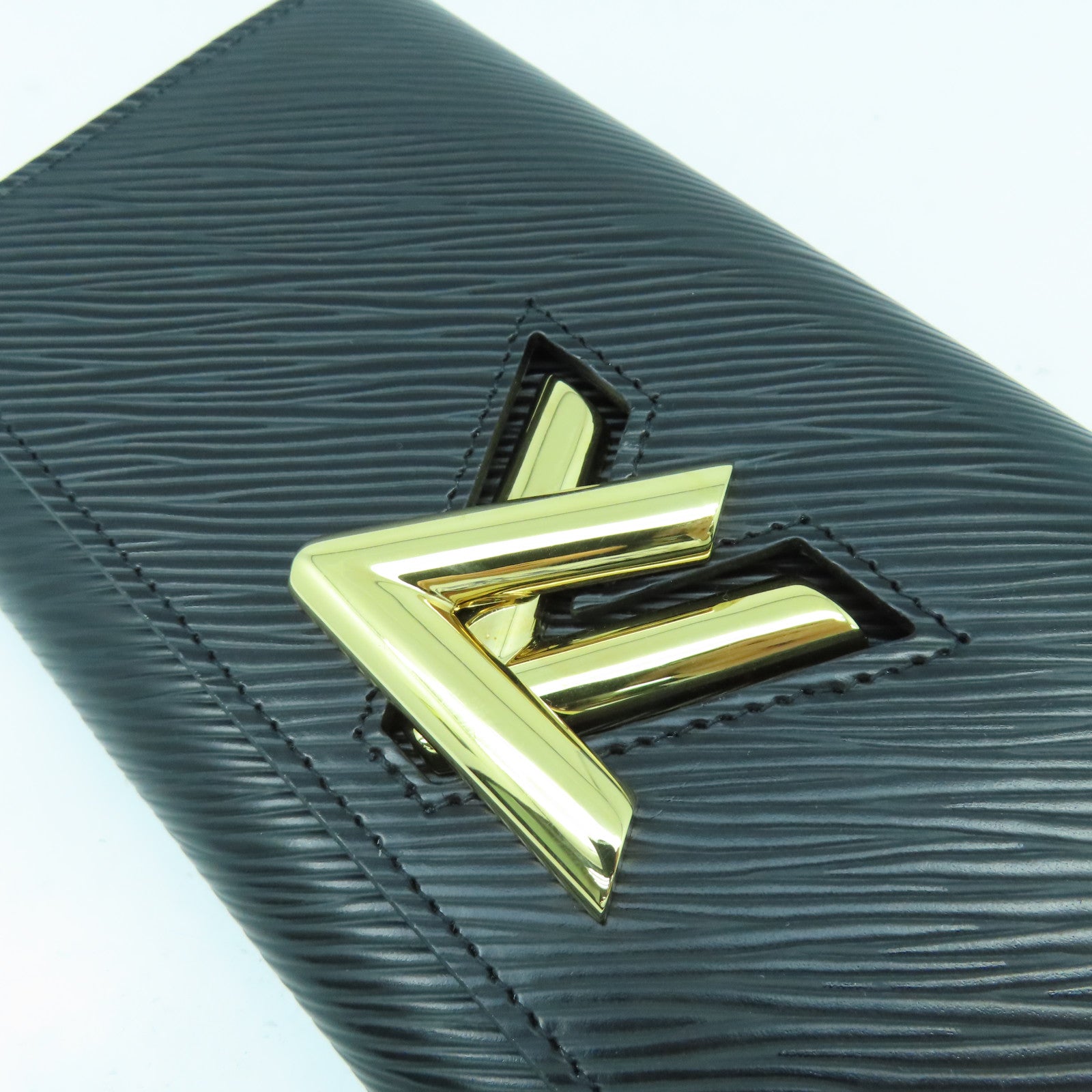 LOUIS VUITTON Epi皮革Twist Long Wallet金扣長錢包黑色