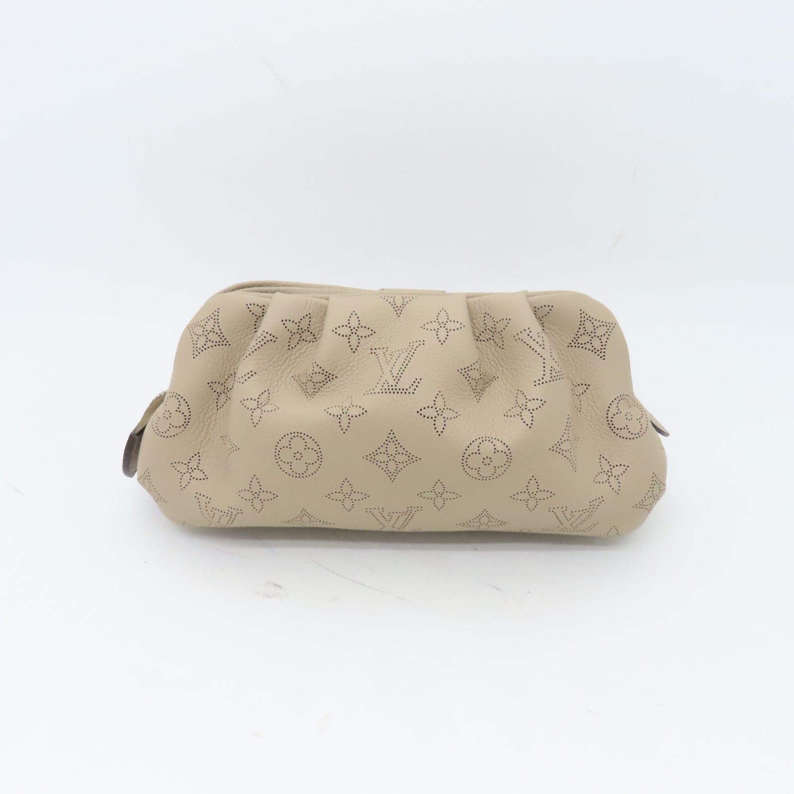 LOUIS VUITTON 【激減優惠】Mahina Scala Mini Pouch銀扣肩背袋米色