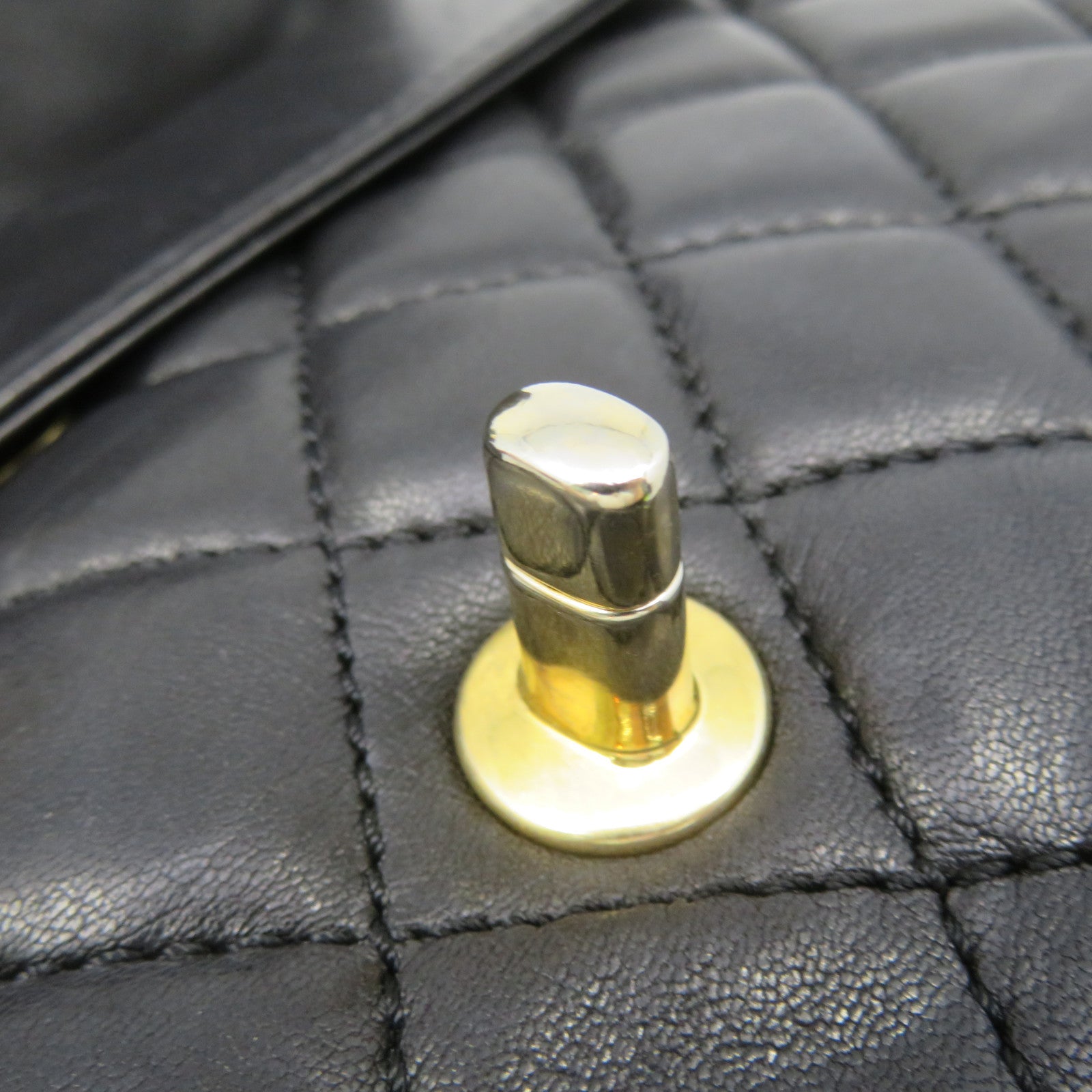 CHANEL rhombic sheepskin leather Chain Shoulder Bag gold buckle chain shoulder bag black
