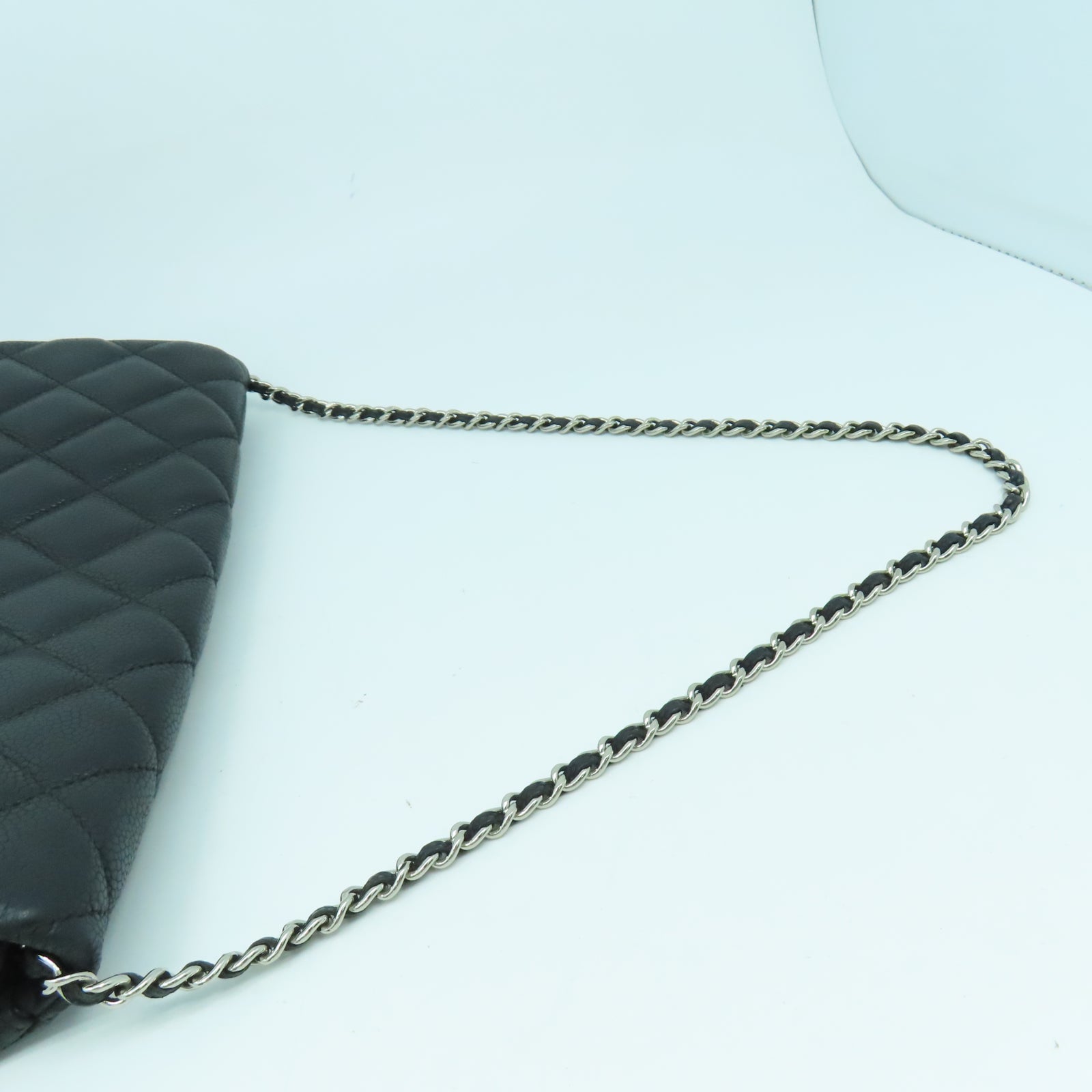 CHANEL 菱格Caviar皮革Chain Shoulder銀扣鏈帶肩背袋黑色