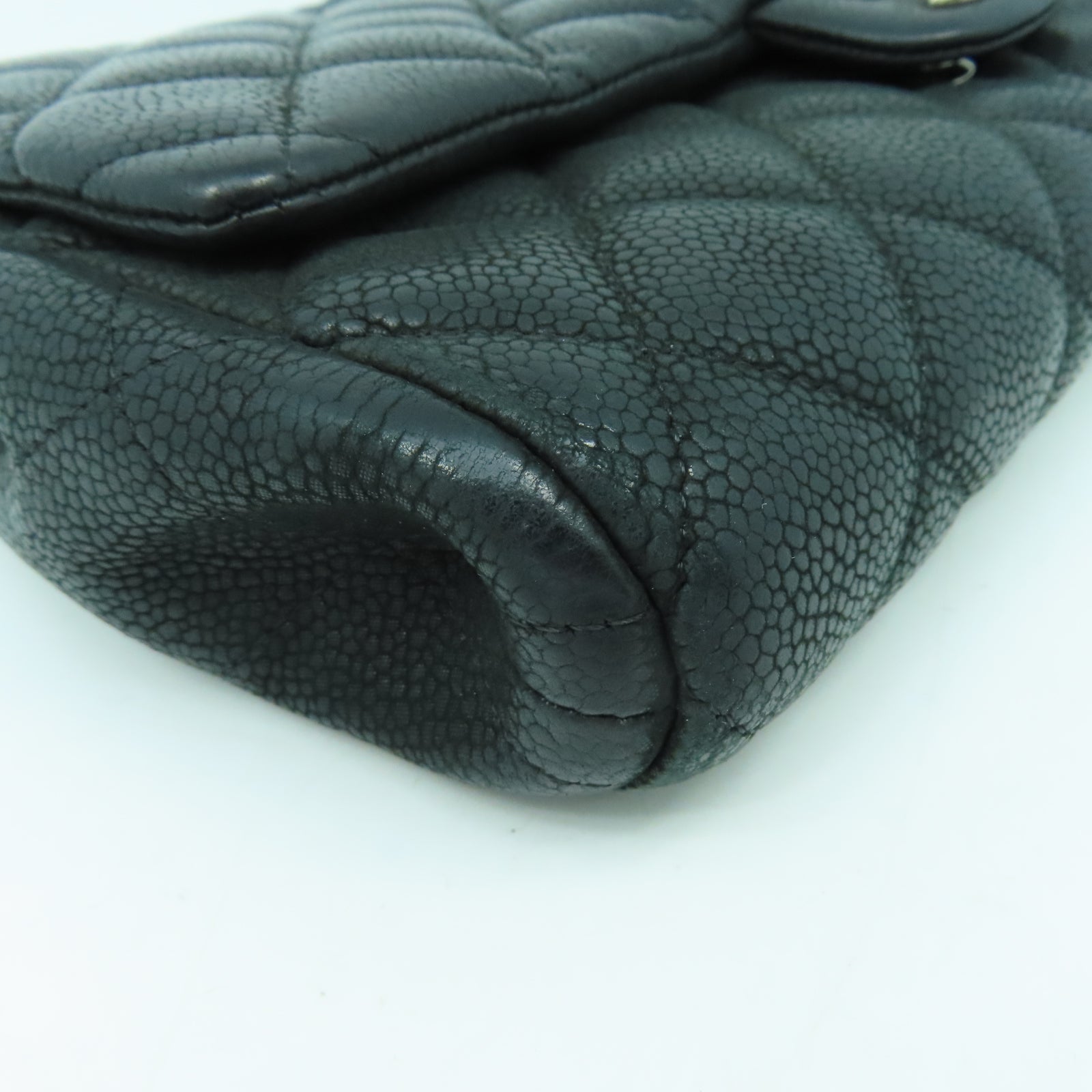 CHANEL 菱格Caviar皮革Chain Shoulder銀扣鏈帶肩背袋黑色