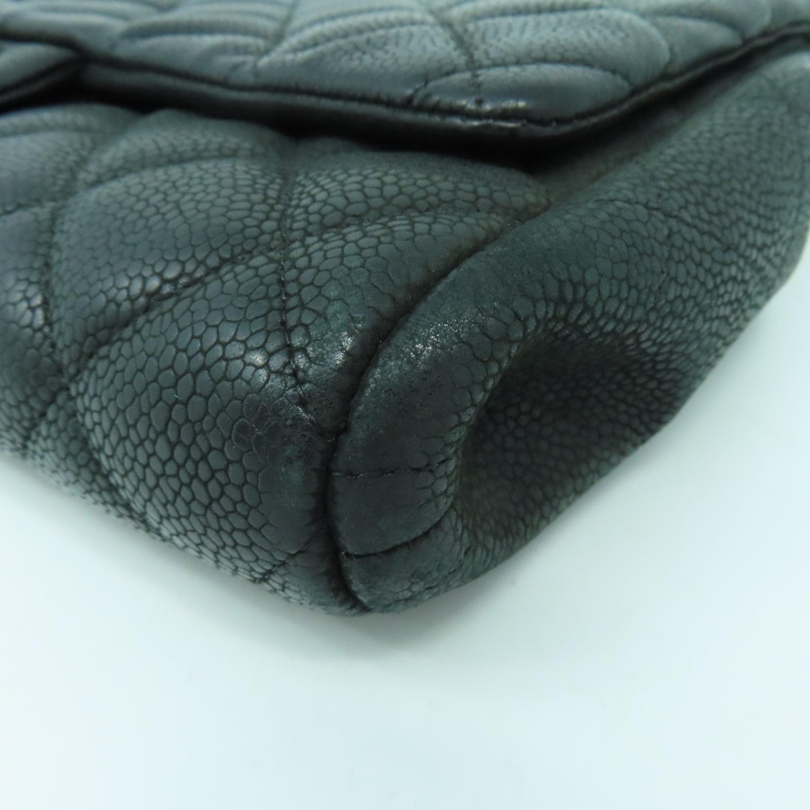 CHANEL 菱格Caviar皮革Chain Shoulder銀扣鏈帶肩背袋黑色