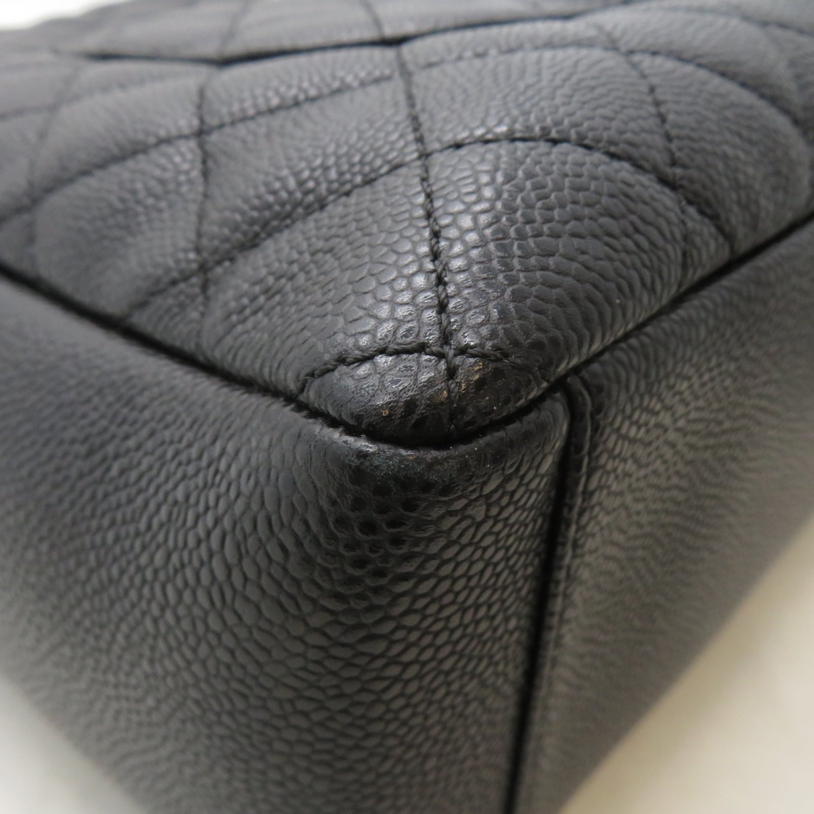 CHANEL 菱格牛皮皮革Chain Shoulder金扣鏈帶肩背袋黑色