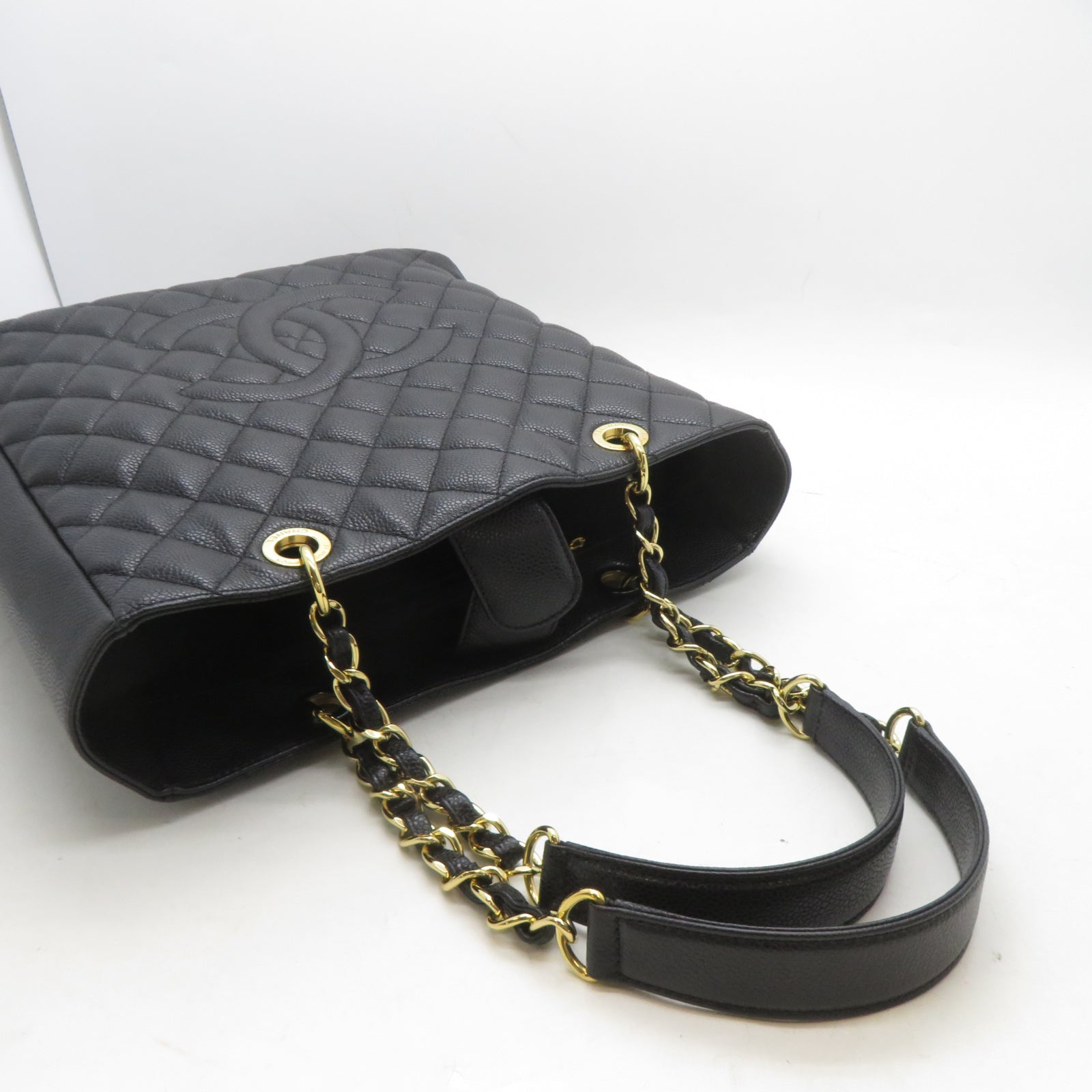 CHANEL 菱格牛皮皮革Chain Shoulder金扣鏈帶肩背袋黑色