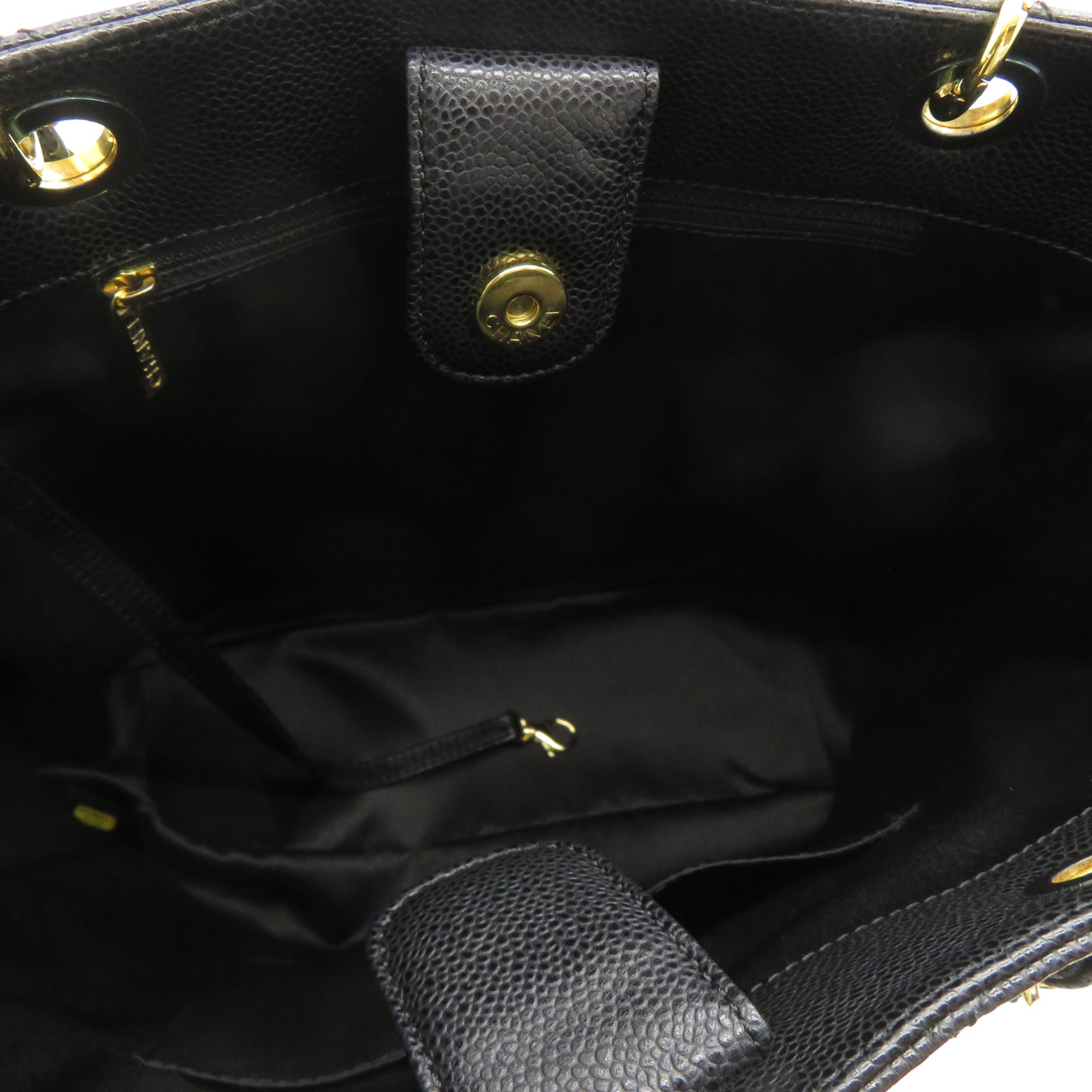 CHANEL 菱格牛皮皮革Chain Shoulder金扣鏈帶肩背袋黑色