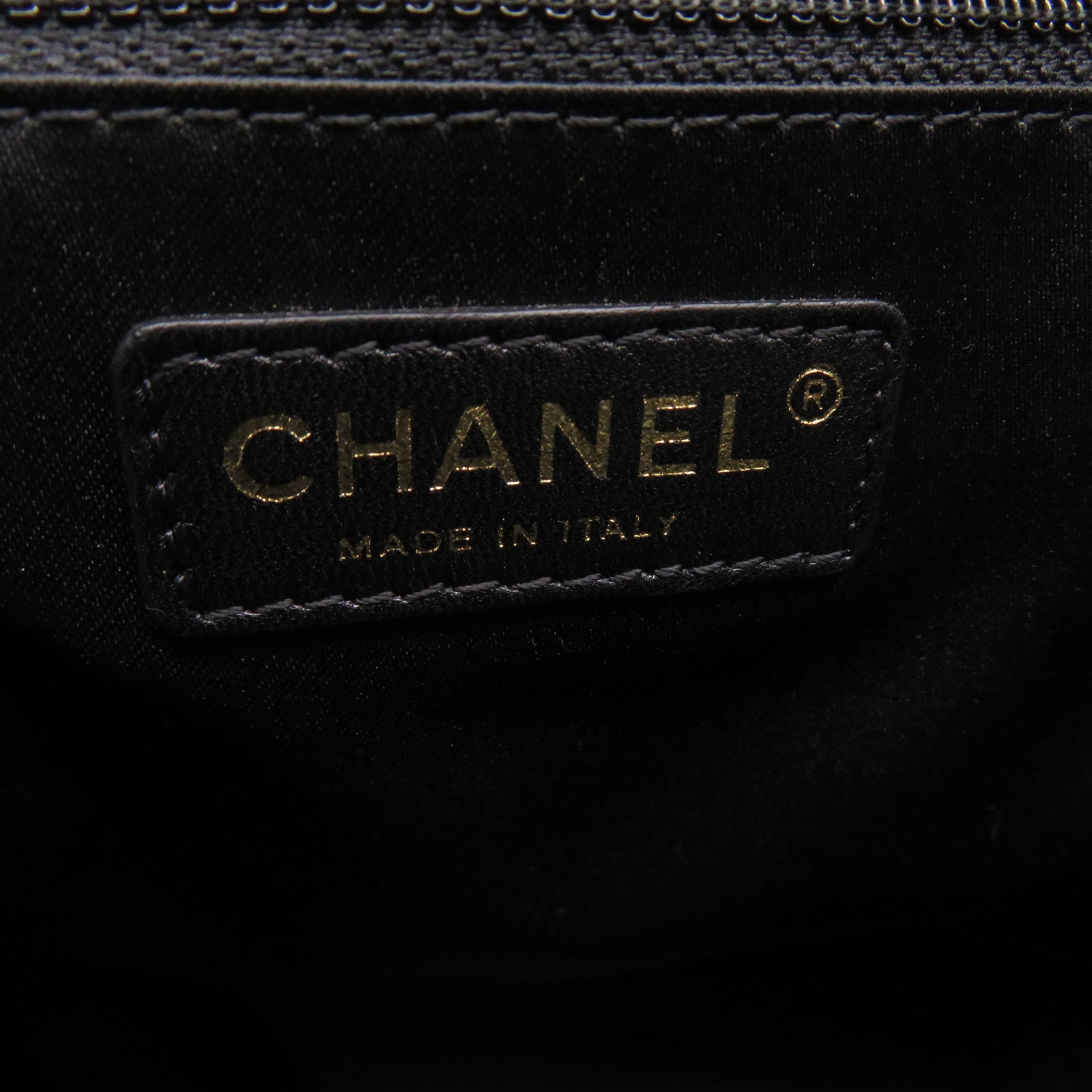 CHANEL 菱格牛皮皮革Chain Shoulder金扣鏈帶肩背袋黑色