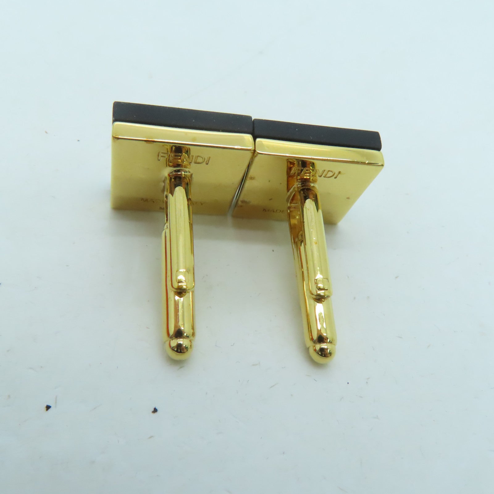 FENDI 金属Cuff Links黑色/金色