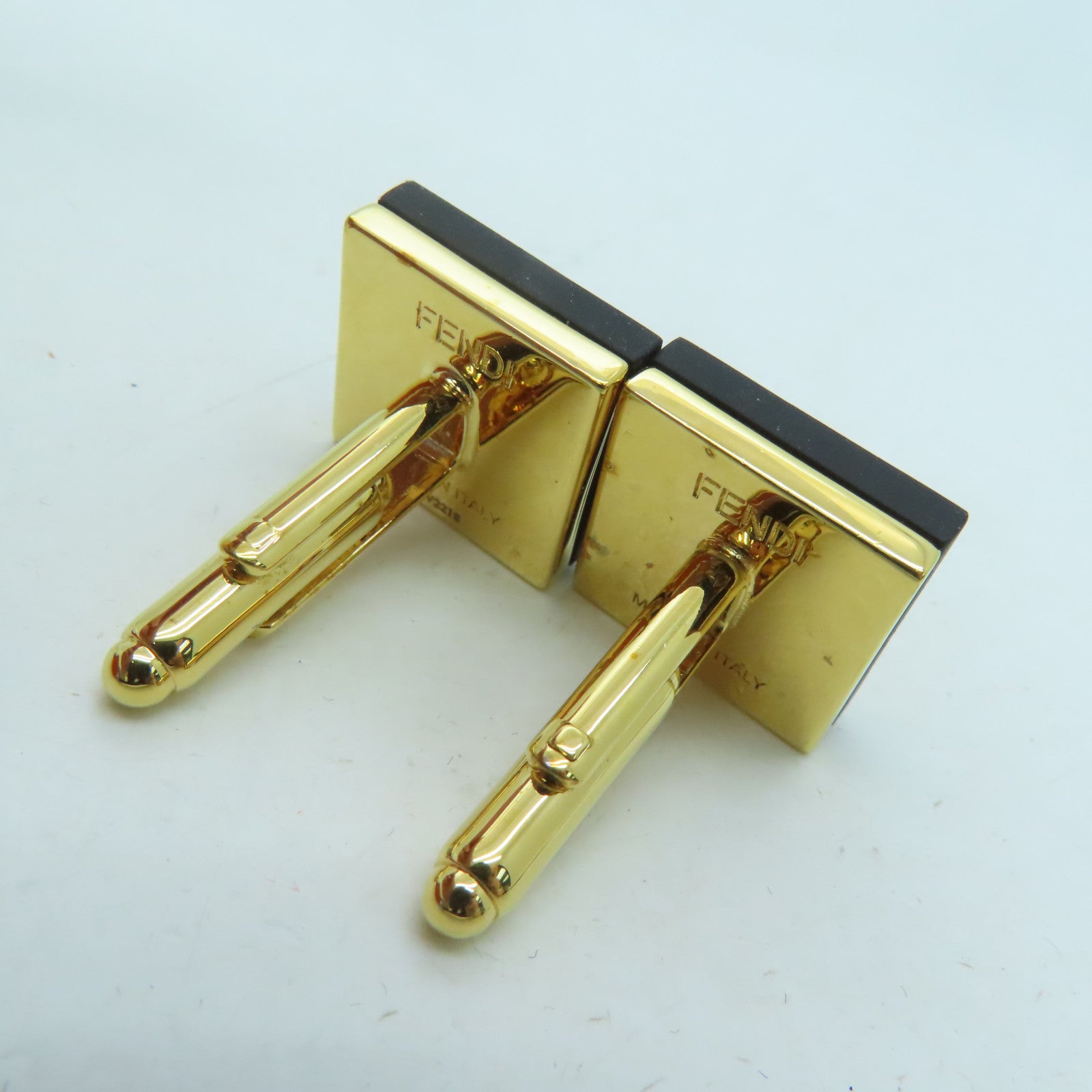 FENDI 金属Cuff Links黑色/金色