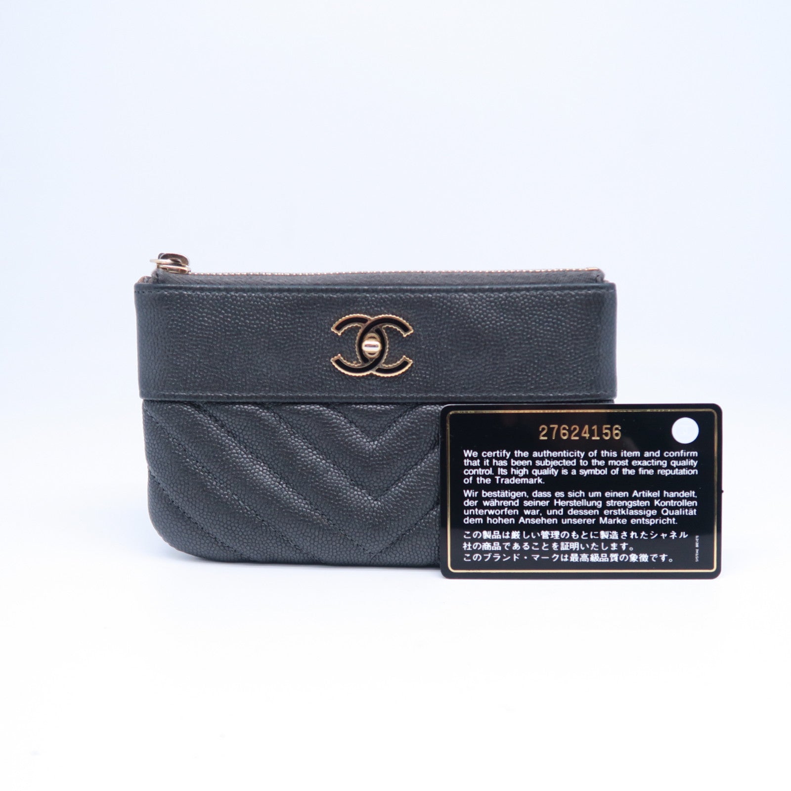 CHANEL 斜紋Caviar皮革Pouch金扣手拿包灰色