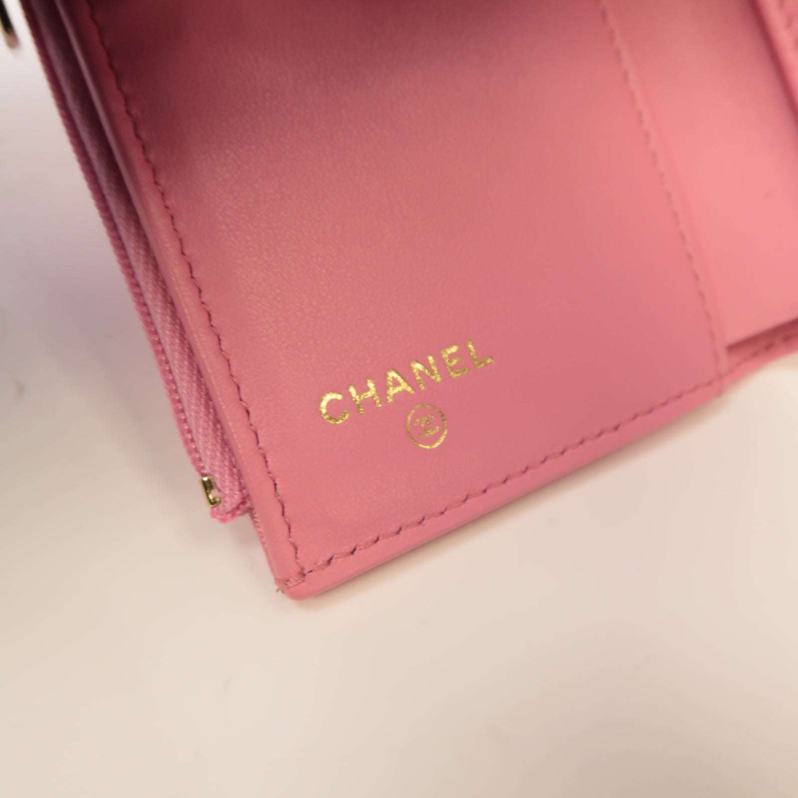 CHANEL 菱格Caviar皮革Classic Wallet金扣錢包粉紅色