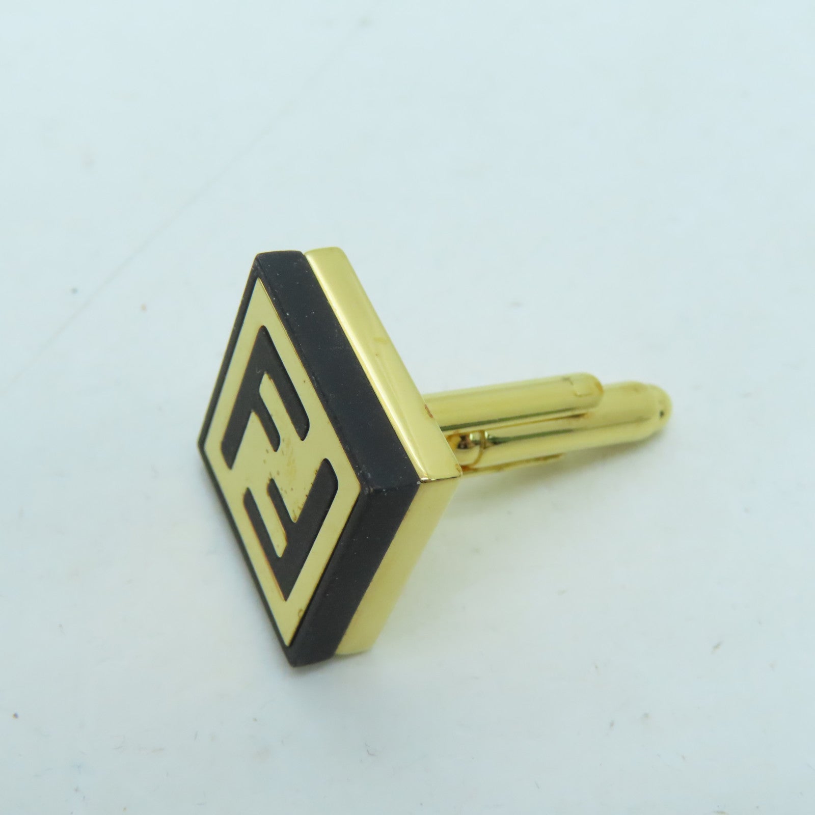 FENDI 金属Cuff Links黑色/金色