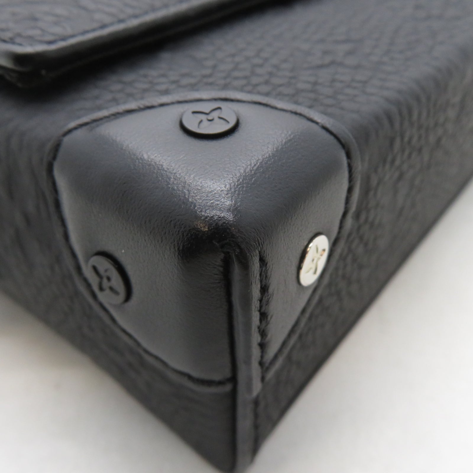 LOUIS VUITTON Monogram Steamer Wearable Wallet黑扣肩背袋黑色