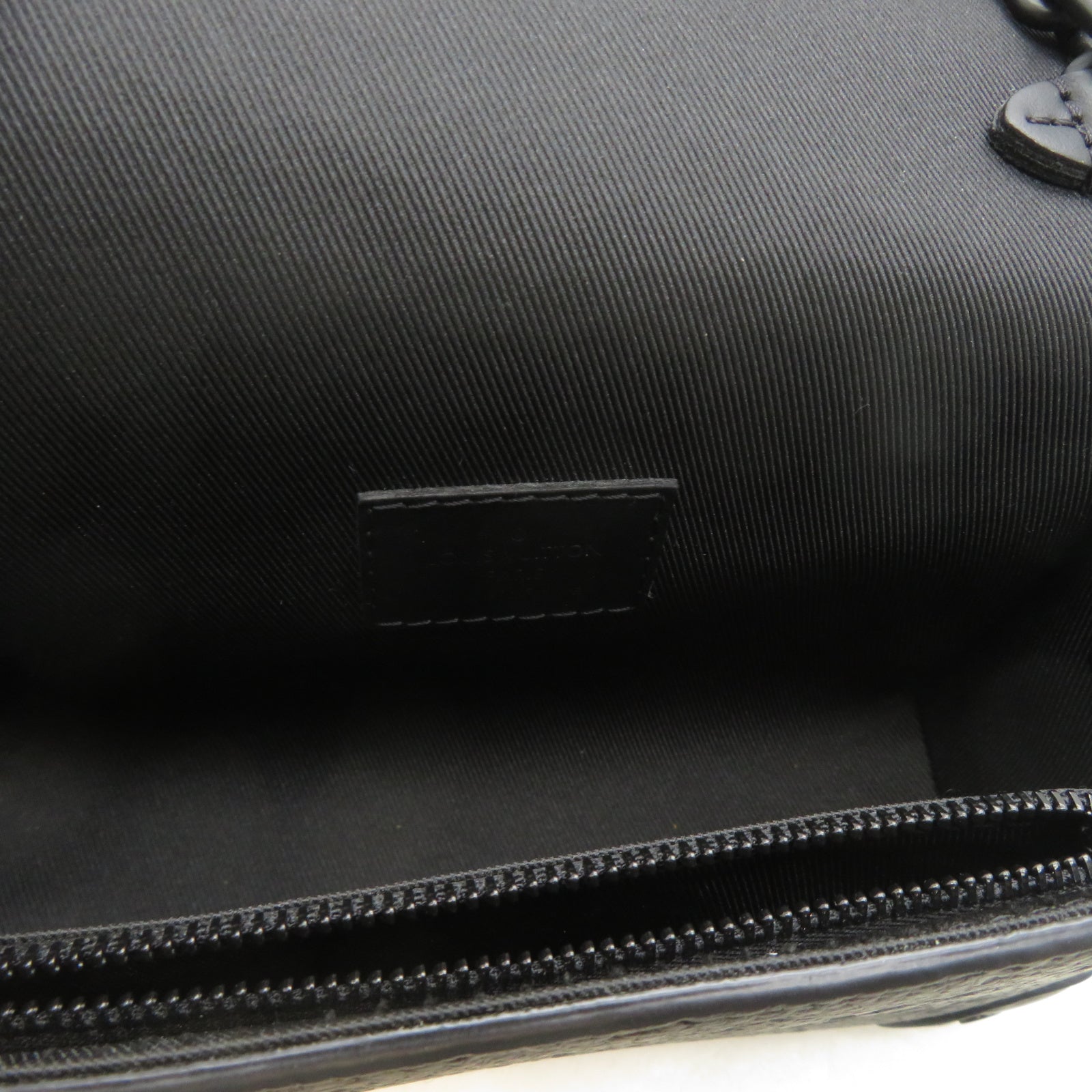 LOUIS VUITTON Monogram Steamer Wearable Wallet黑扣肩背袋黑色