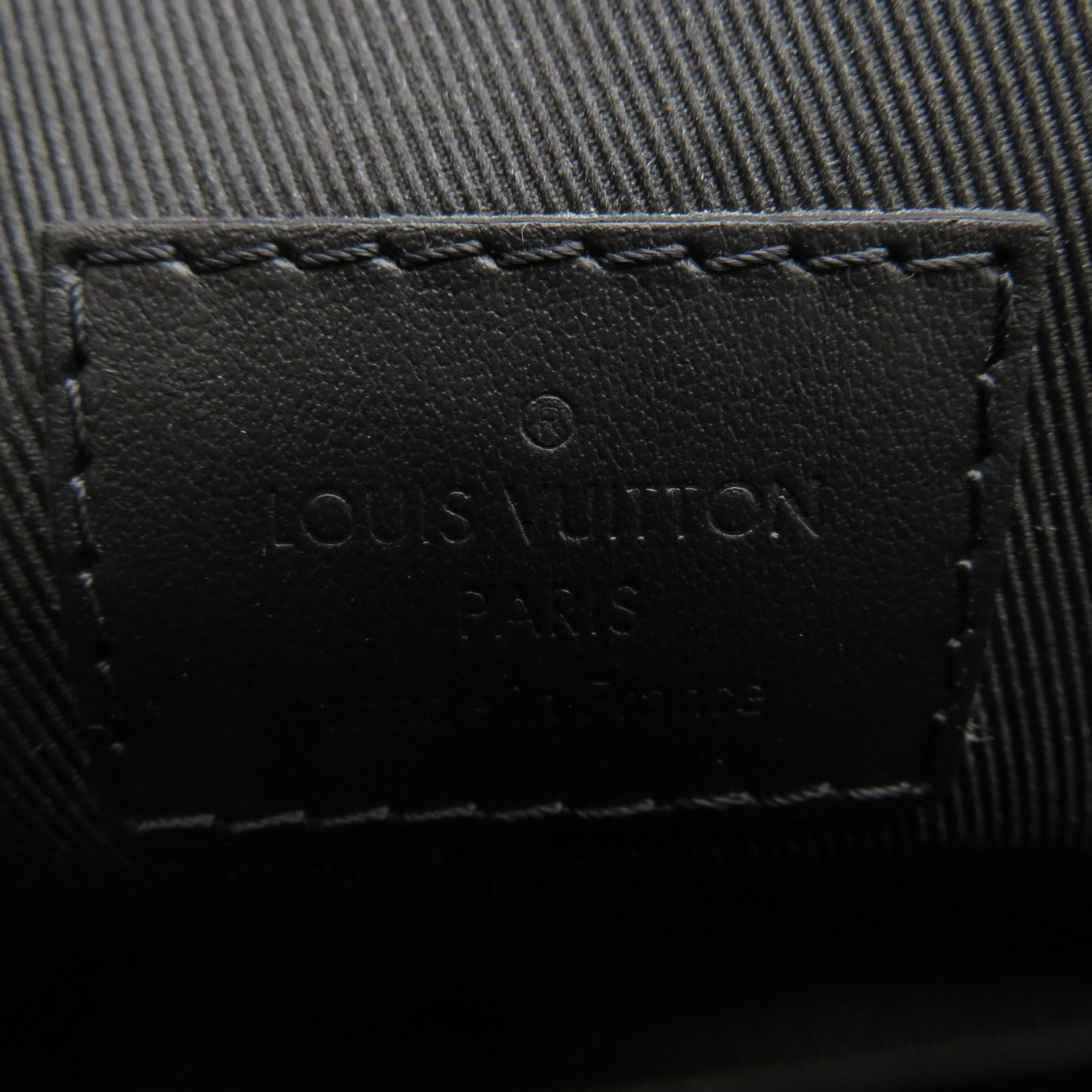 LOUIS VUITTON Monogram Steamer Wearable Wallet黑扣肩背袋黑色