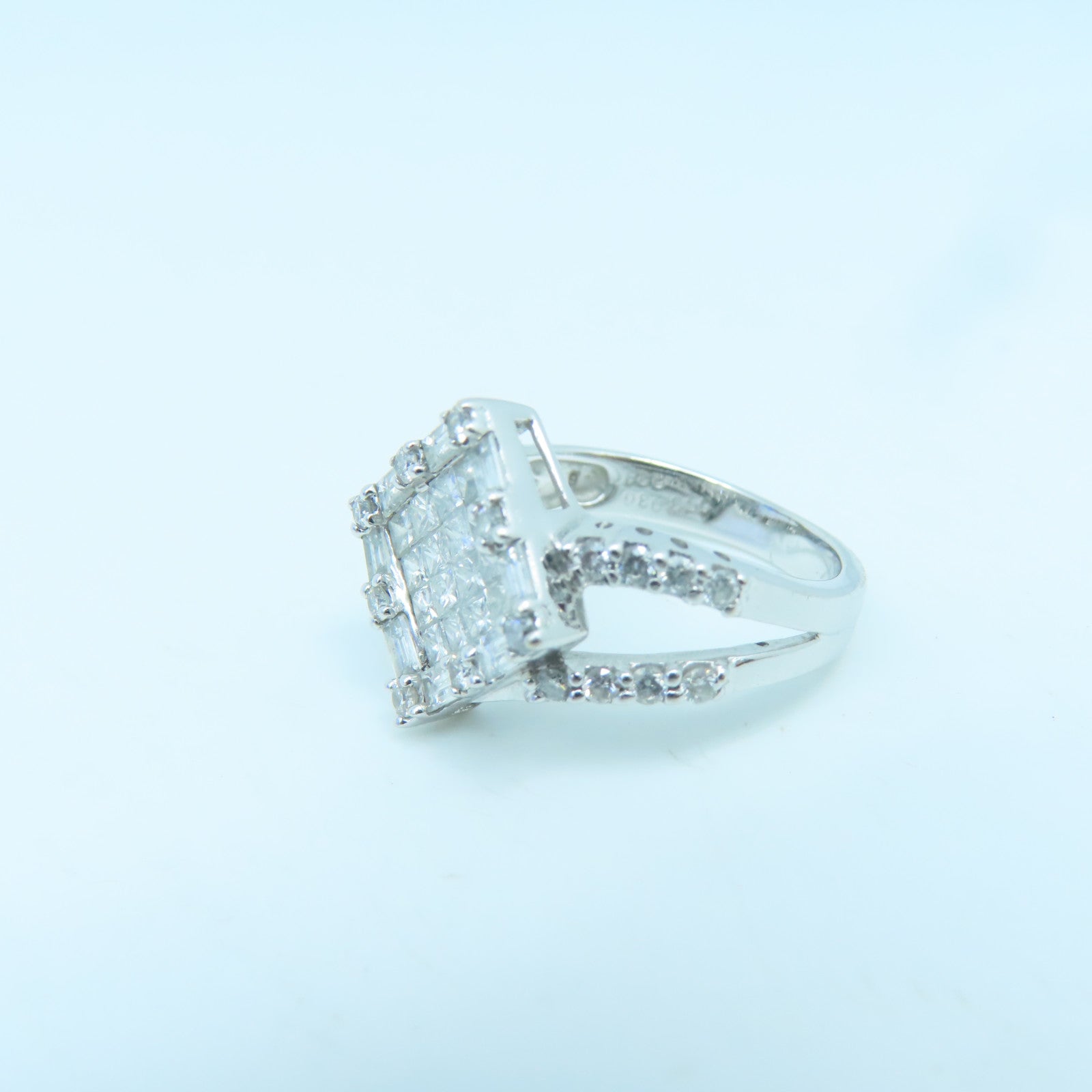 JEWELRY 18K White Gold Diamond Ring US#5.75