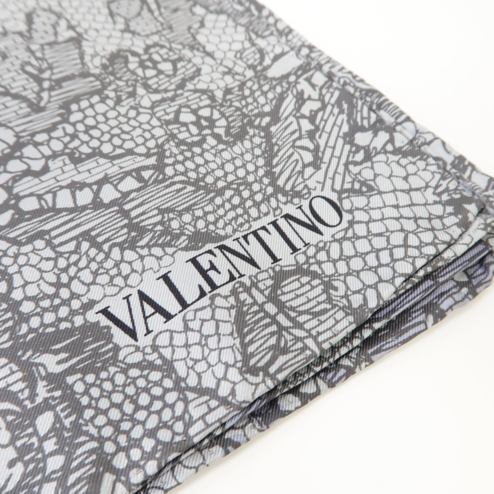 Valentino 絲質Scarf絲巾灰色/白色