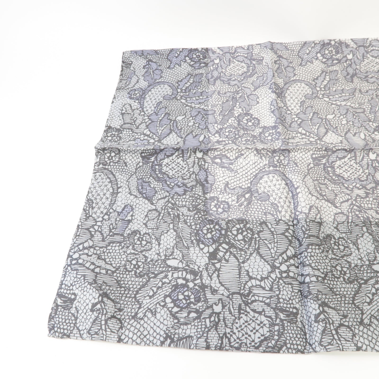 Valentino 絲質Scarf絲巾灰色/白色