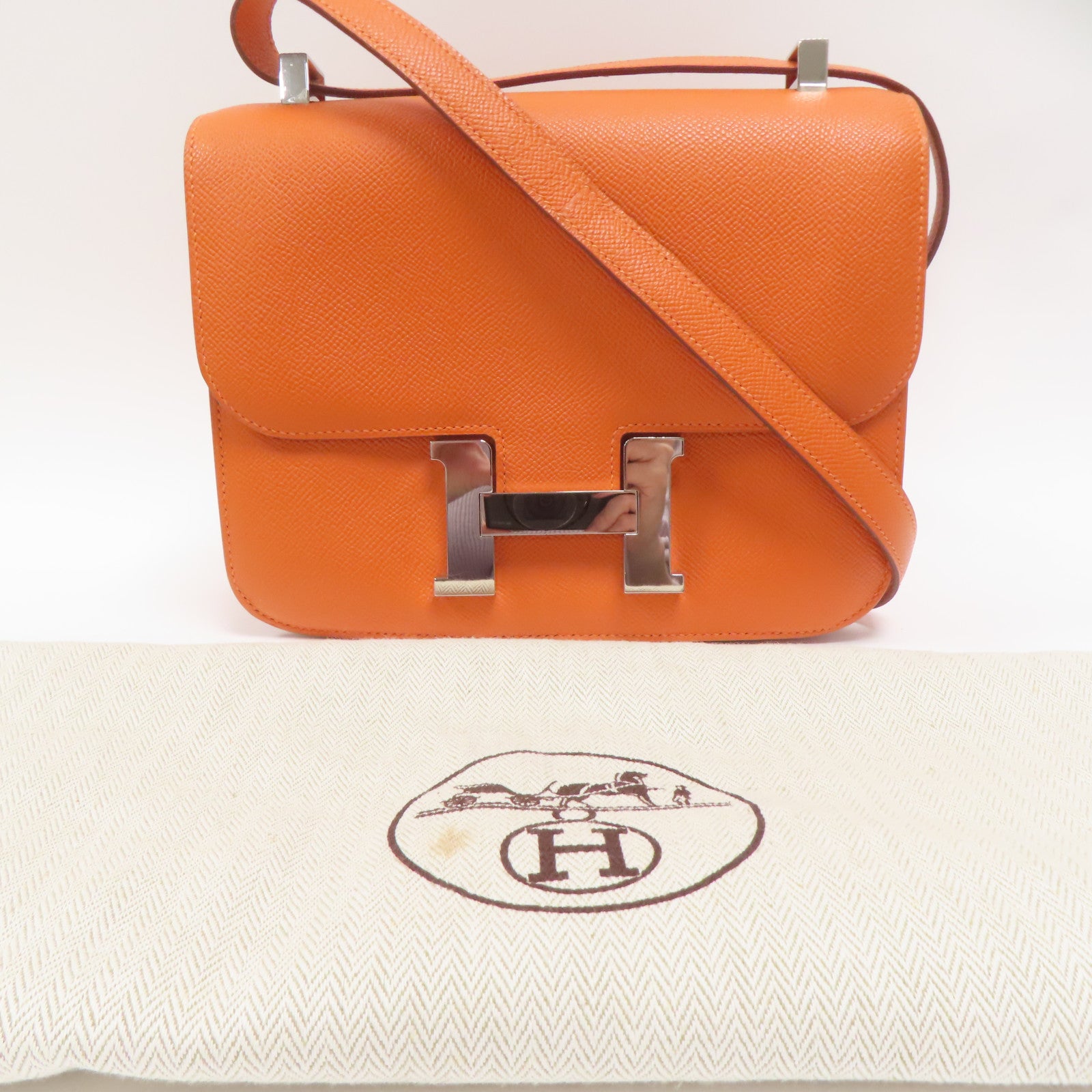 HERMES Veau Epsom皮革Constance 24銀扣肩背袋