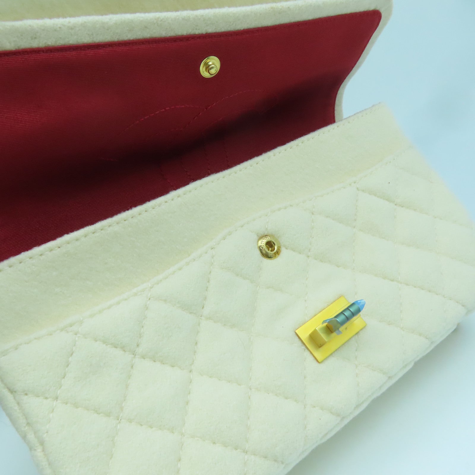 CHANEL Rhombus Blanket Chain Shoulder Bag Gold Buckle Chain Belt Shoulder Bag Beige/Red