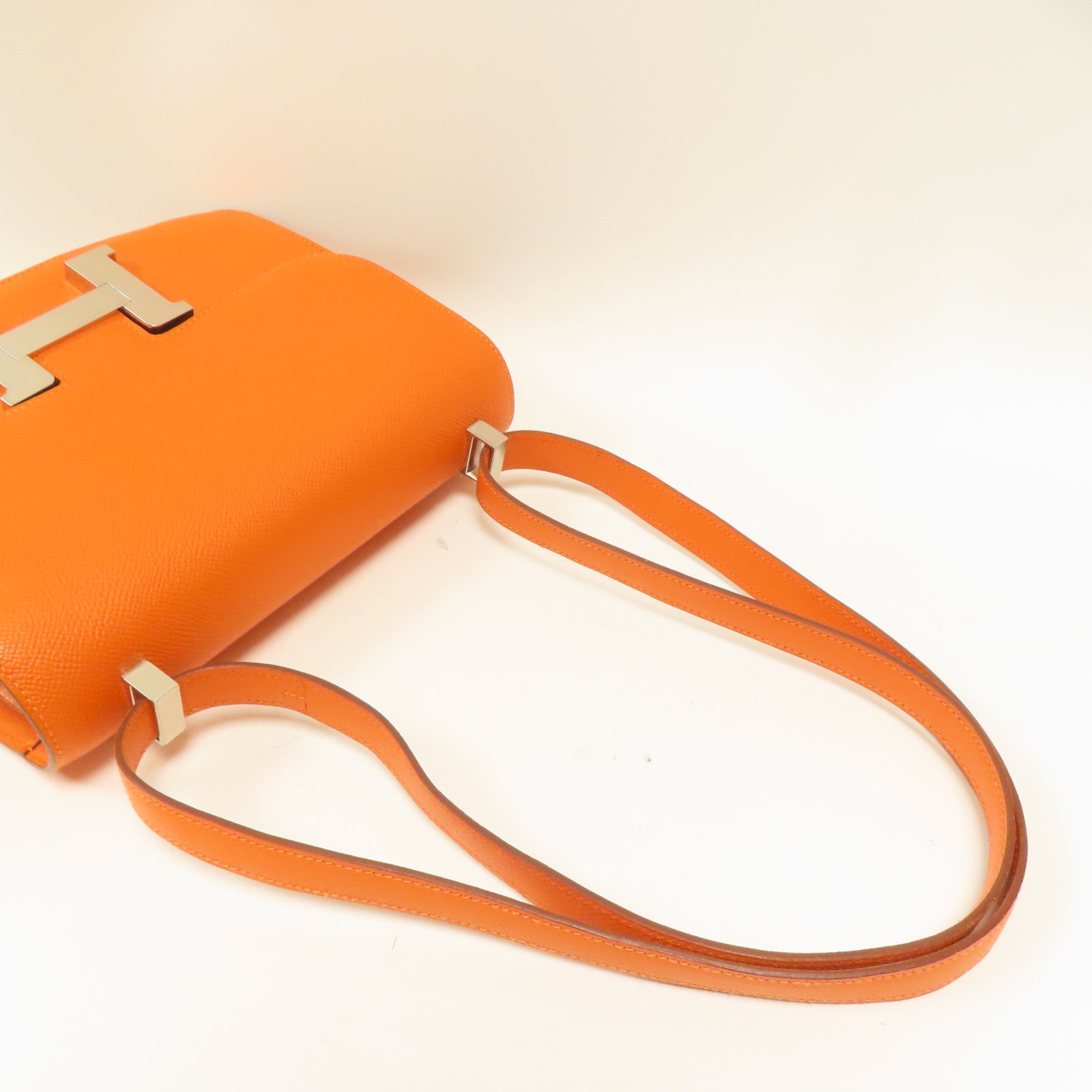 HERMES Veau Epsom皮革Constance 24銀扣肩背袋