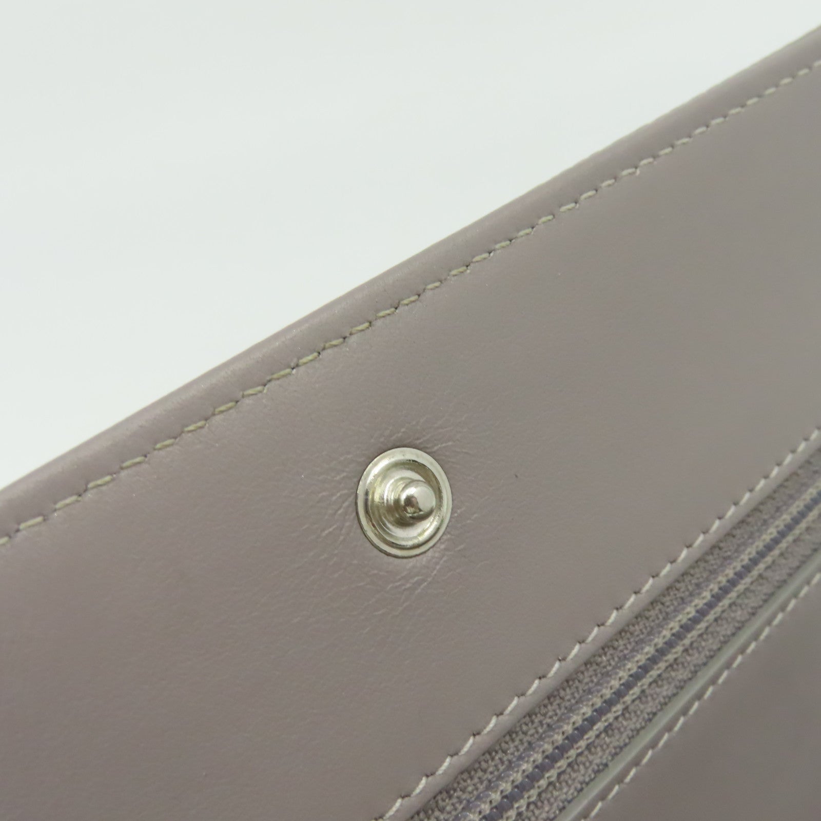 CHANEL Caviar皮革WOC Wallet On Chain Shoulder Bag銀扣鏈帶錢包肩背袋灰色