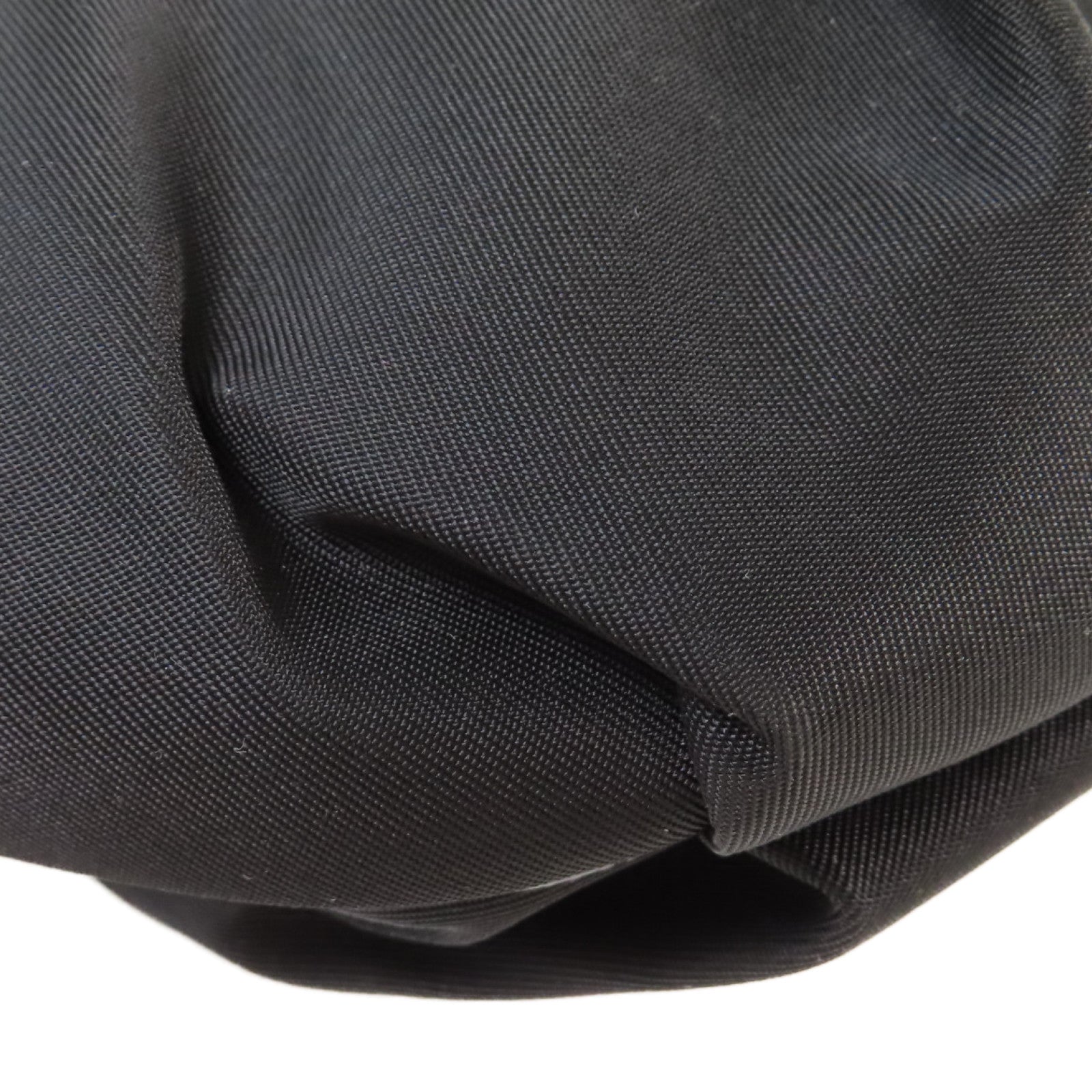 PRADA 尼龍Pouch with Handle金扣手拿包黑色