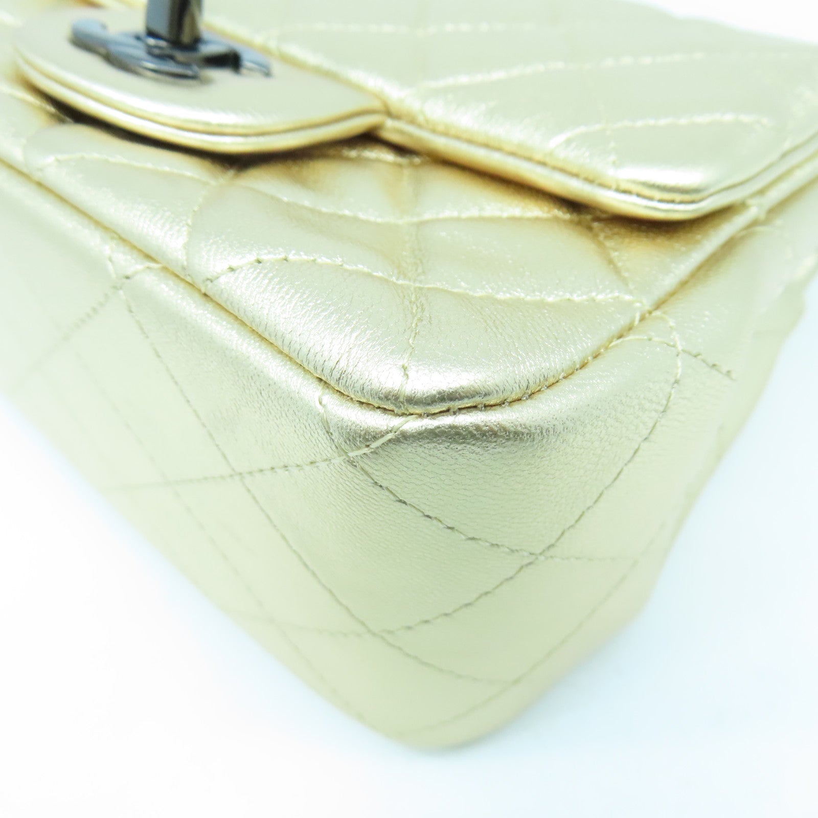 CHANEL 菱格羊皮皮革Chain Shoulder鏈帶肩背袋金色