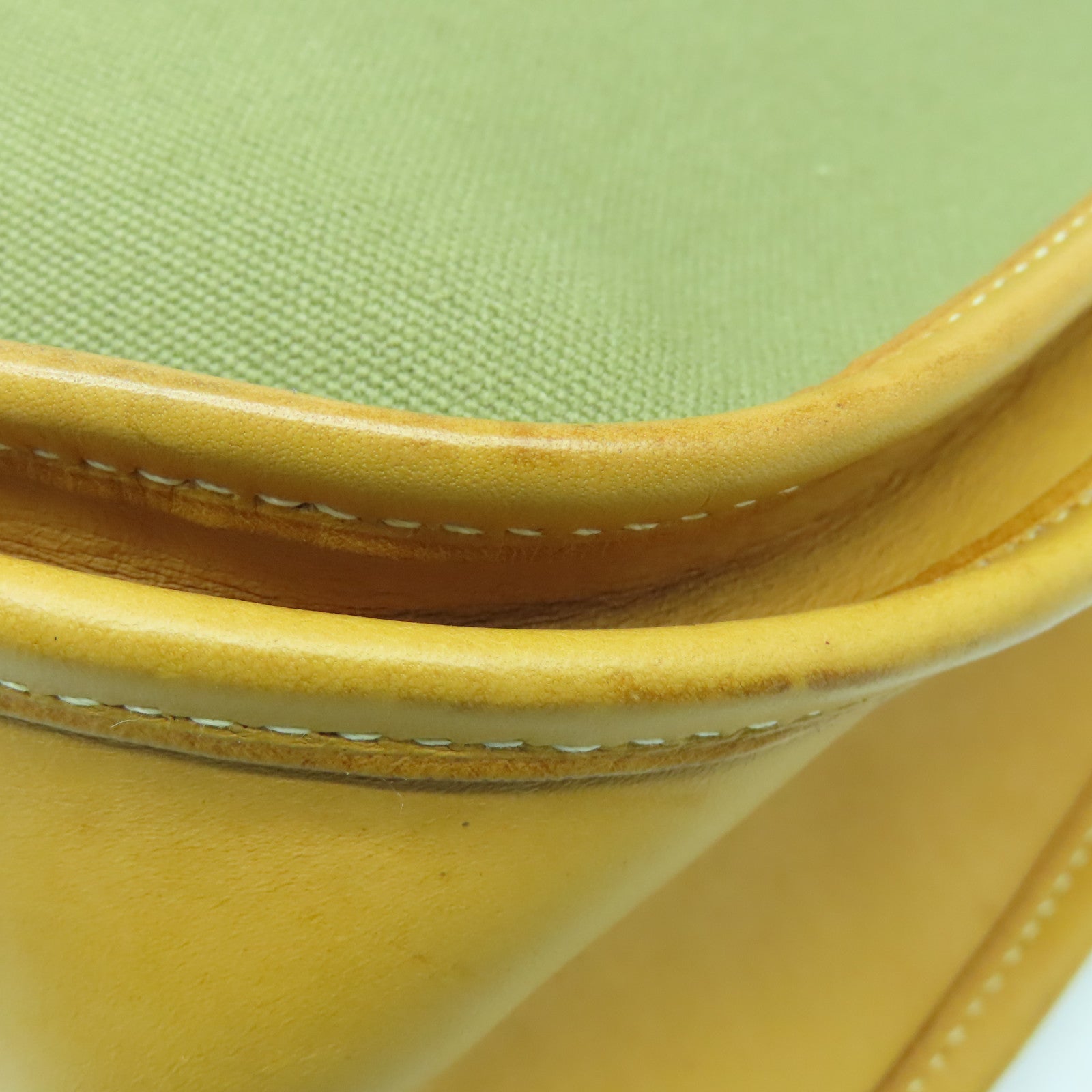 HERMES 帆布Evelyne PM银扣肩背袋卡其色