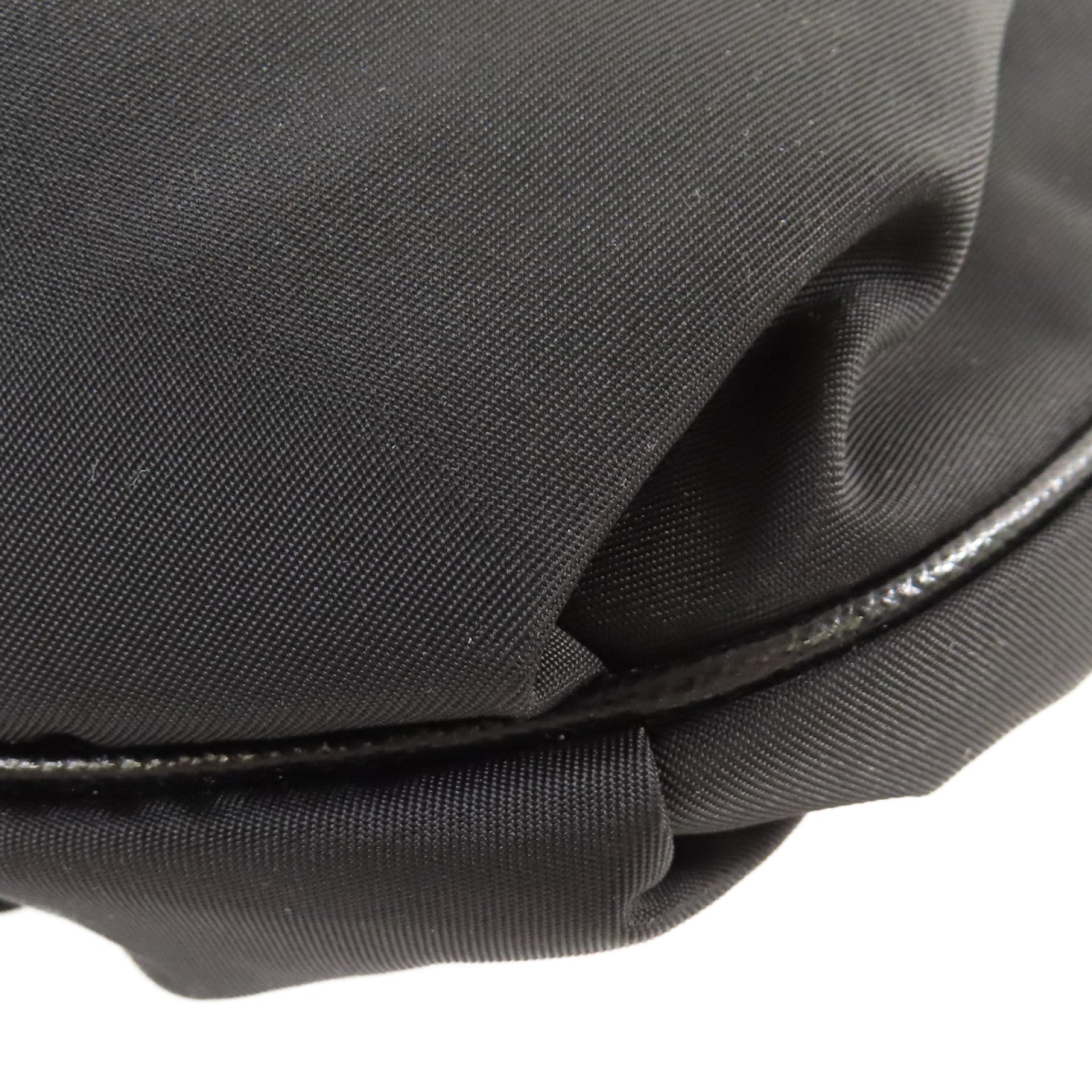 PRADA 尼龍Pouch with Handle金扣手拿包黑色