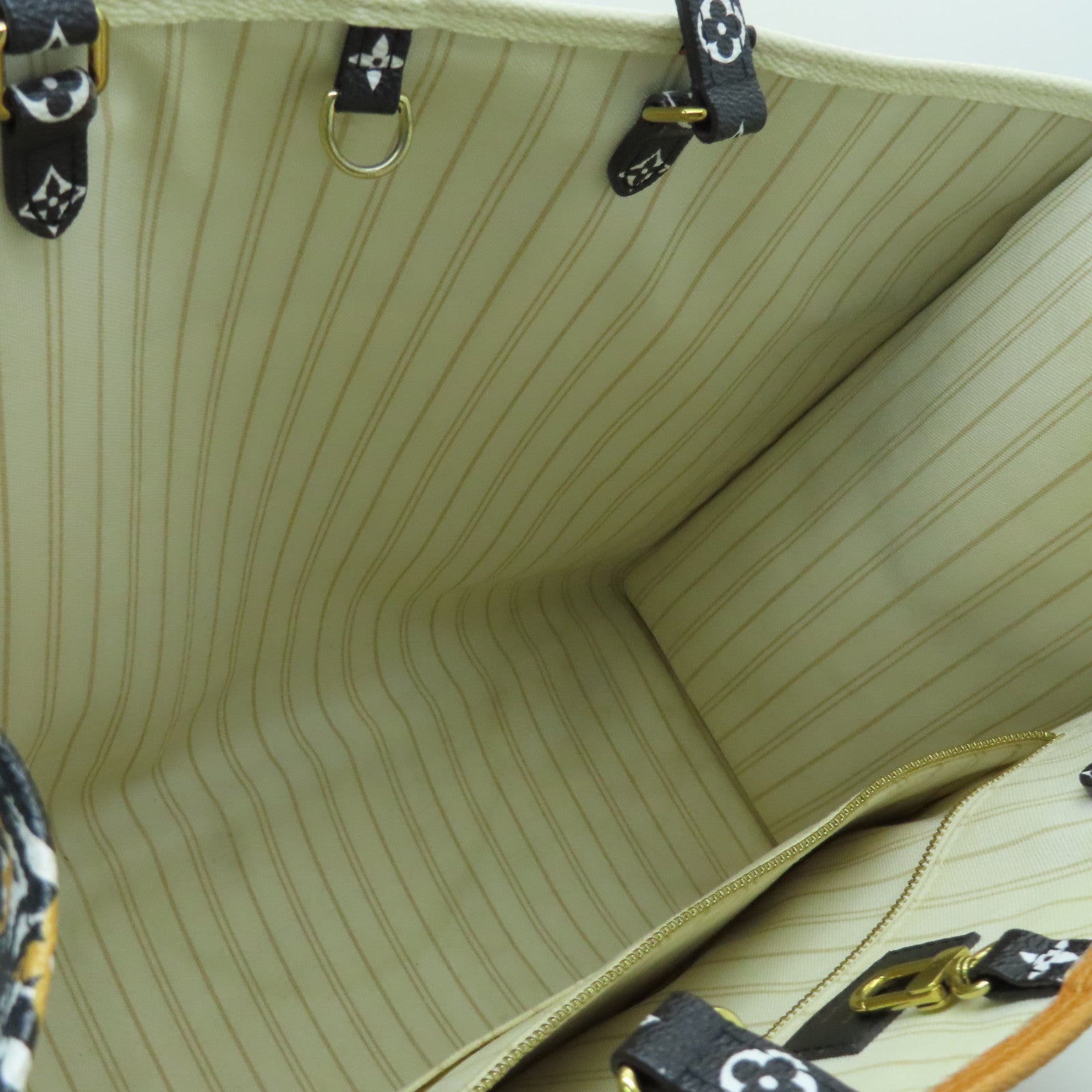 LOUIS VUITTON Monogram Giant Jungle Onthego GM Gold Buckle Handle Shoulder Back Dual-purpose Bag Beige Brown