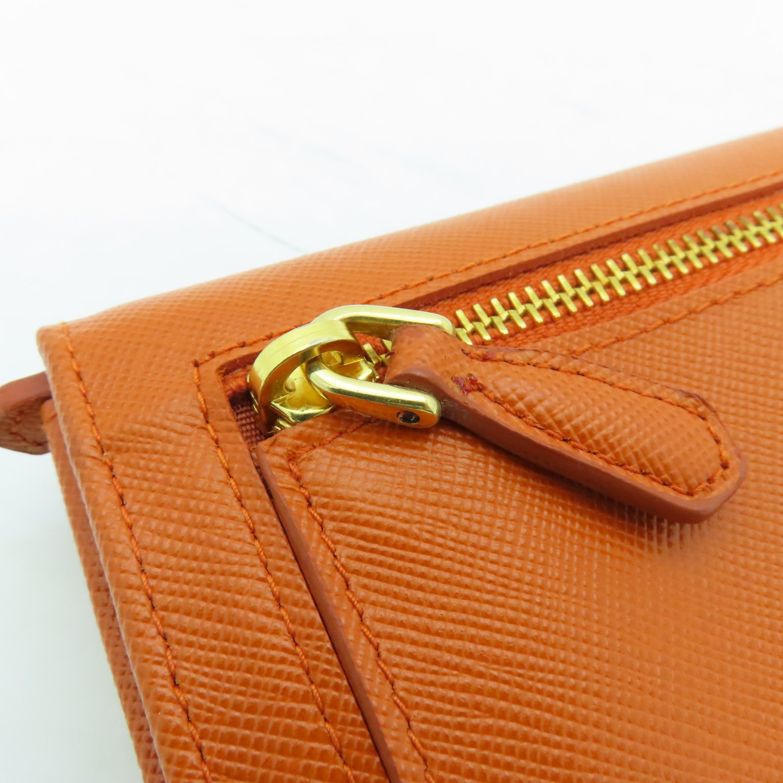 PRADA Saffiano皮革Long Wallet金扣长钱包橙色