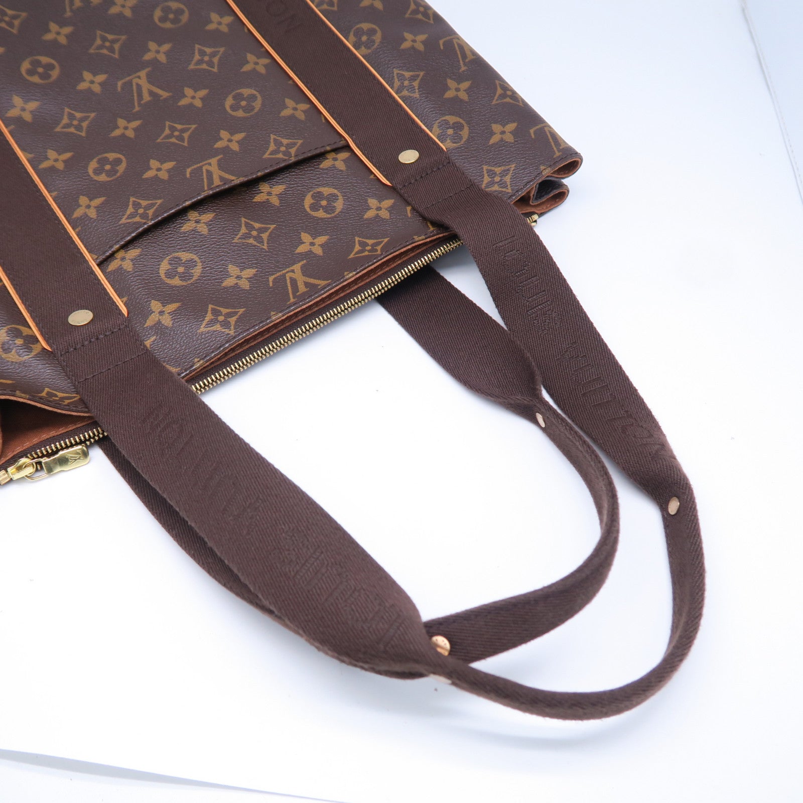 LOUIS VUITTON Monogram Cabas Beaubourg金扣肩背袋啡色