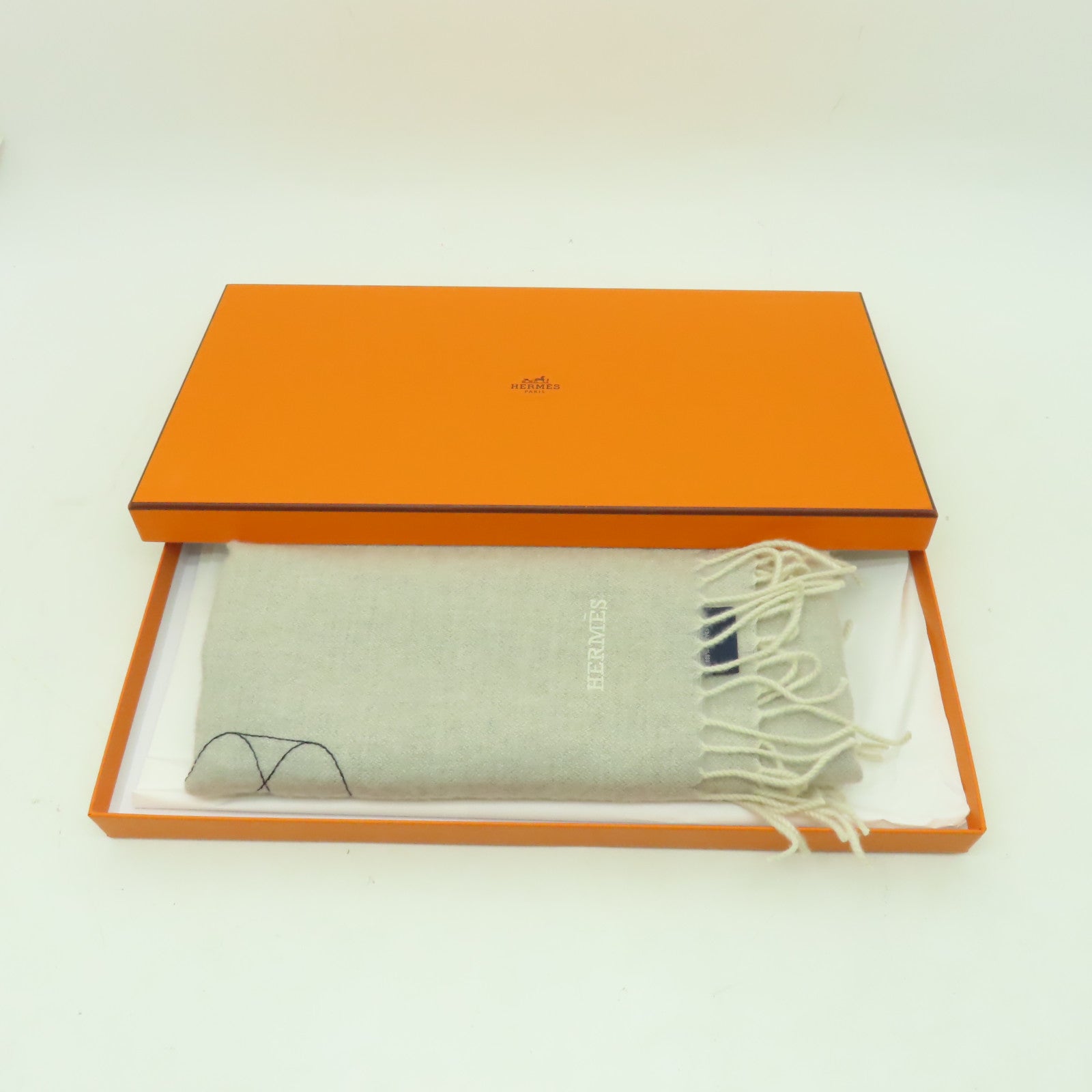 HERMES 羊絨Scarf圍巾米色