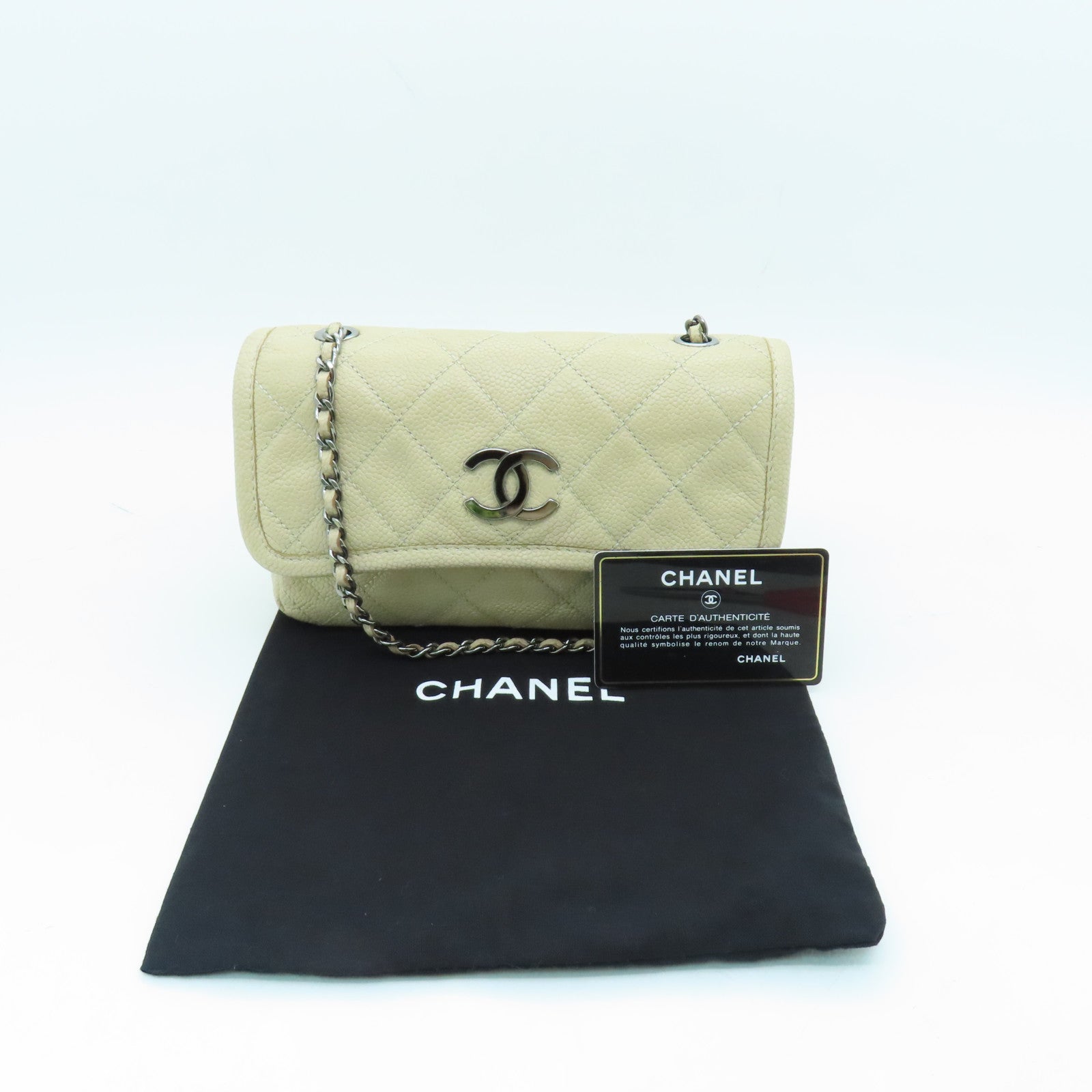CHANEL diamond Caviar leather Chain Shoulder silver buckle shoulder bag beige
