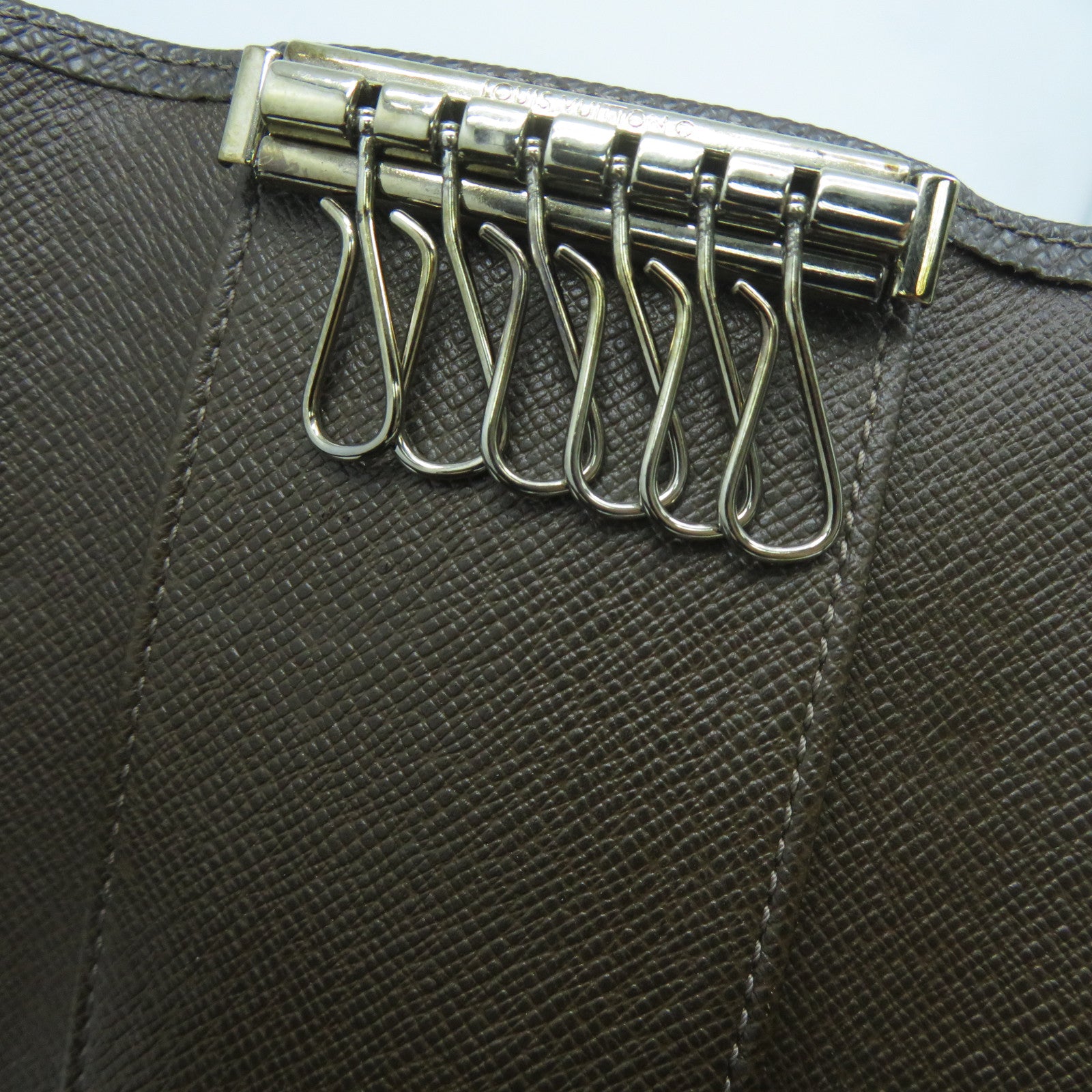 LOUIS VUITTON 【激減優惠】Taiga 6 Key Holder銀扣鎖匙包啡色