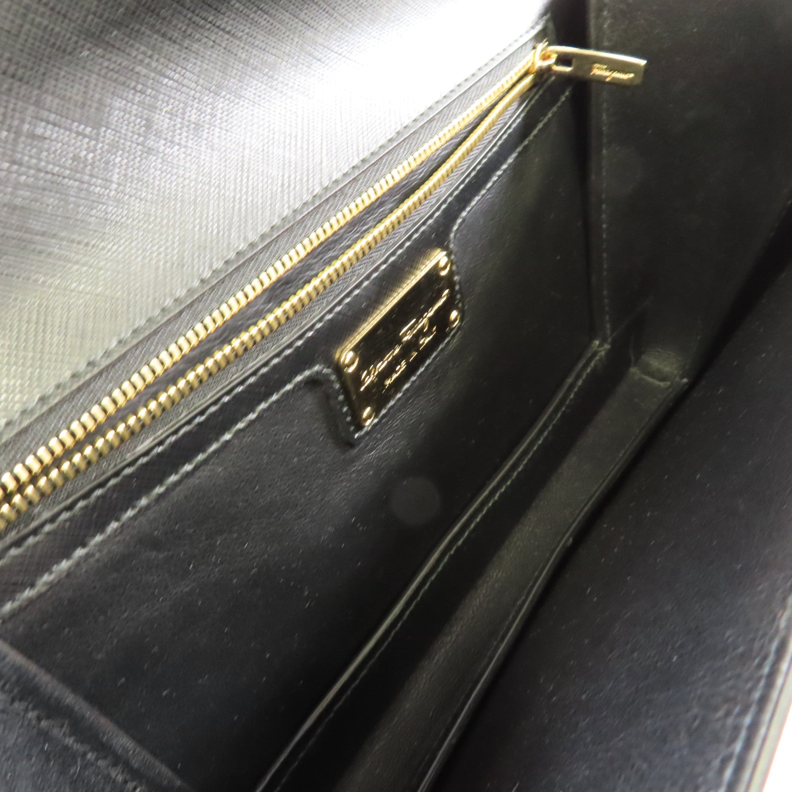 Salvatore Ferragamo 牛皮皮革Chain Shoulder Bag金扣鏈帶肩背袋黑色/金色