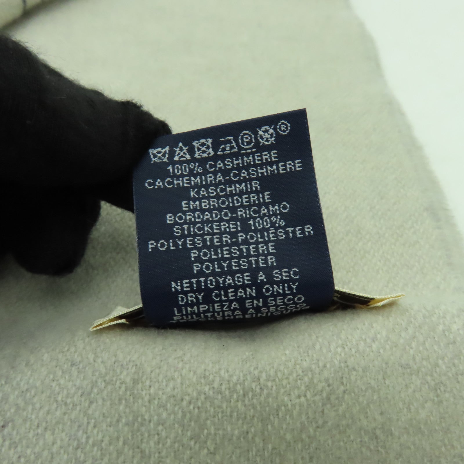 HERMES 羊絨Scarf圍巾米色