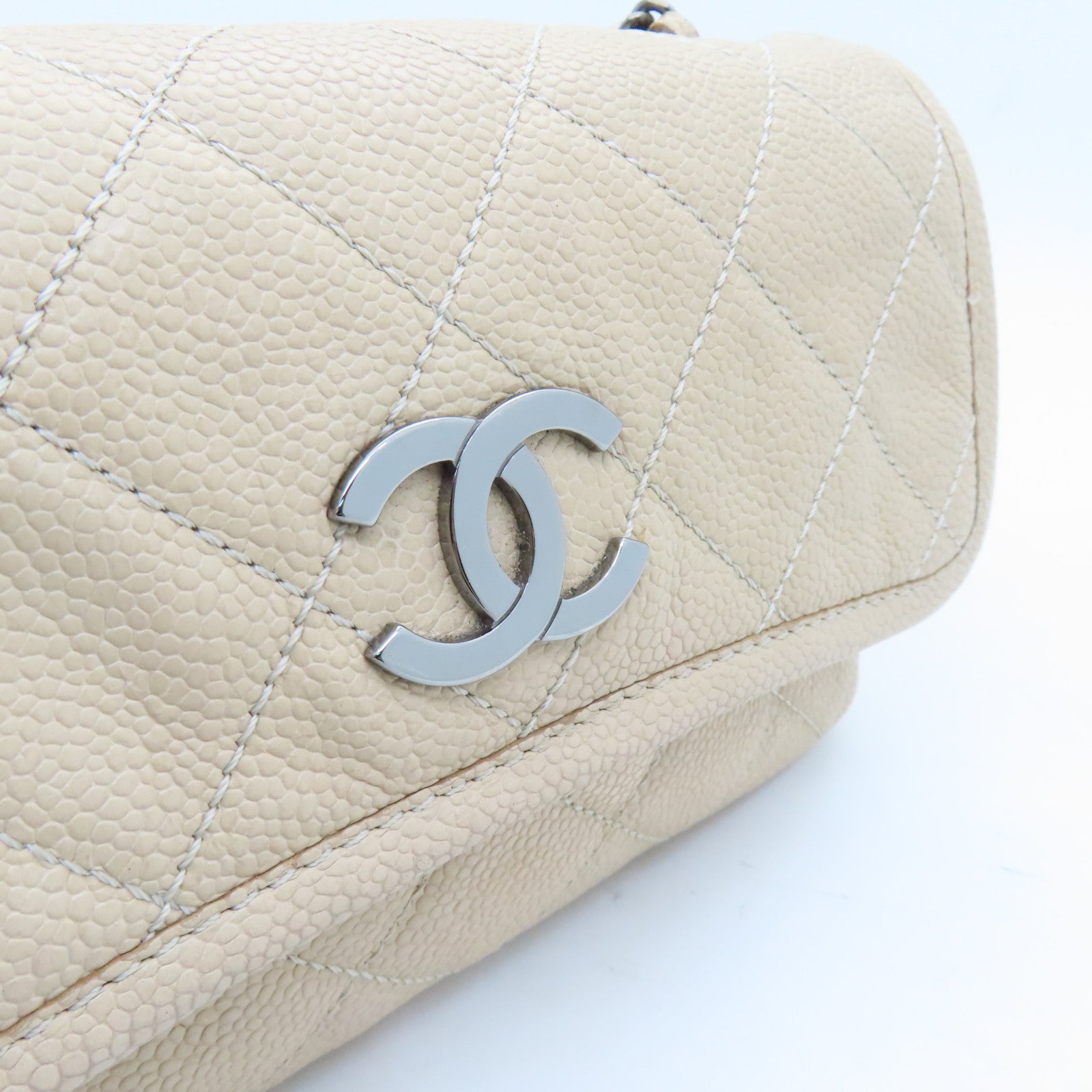 CHANEL diamond Caviar leather Chain Shoulder silver buckle shoulder bag beige