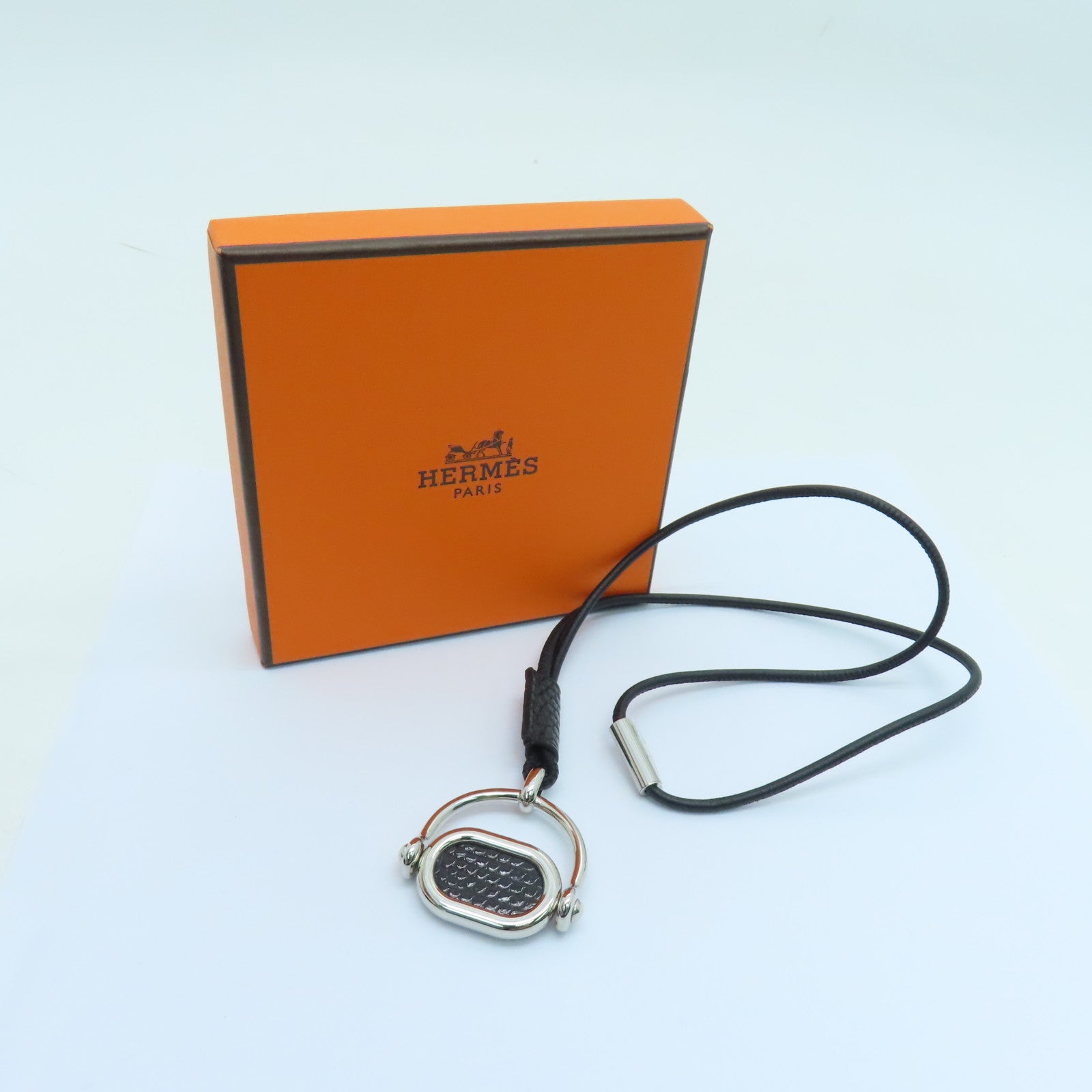 HERMES 金属Necklace颈錬黑色银色