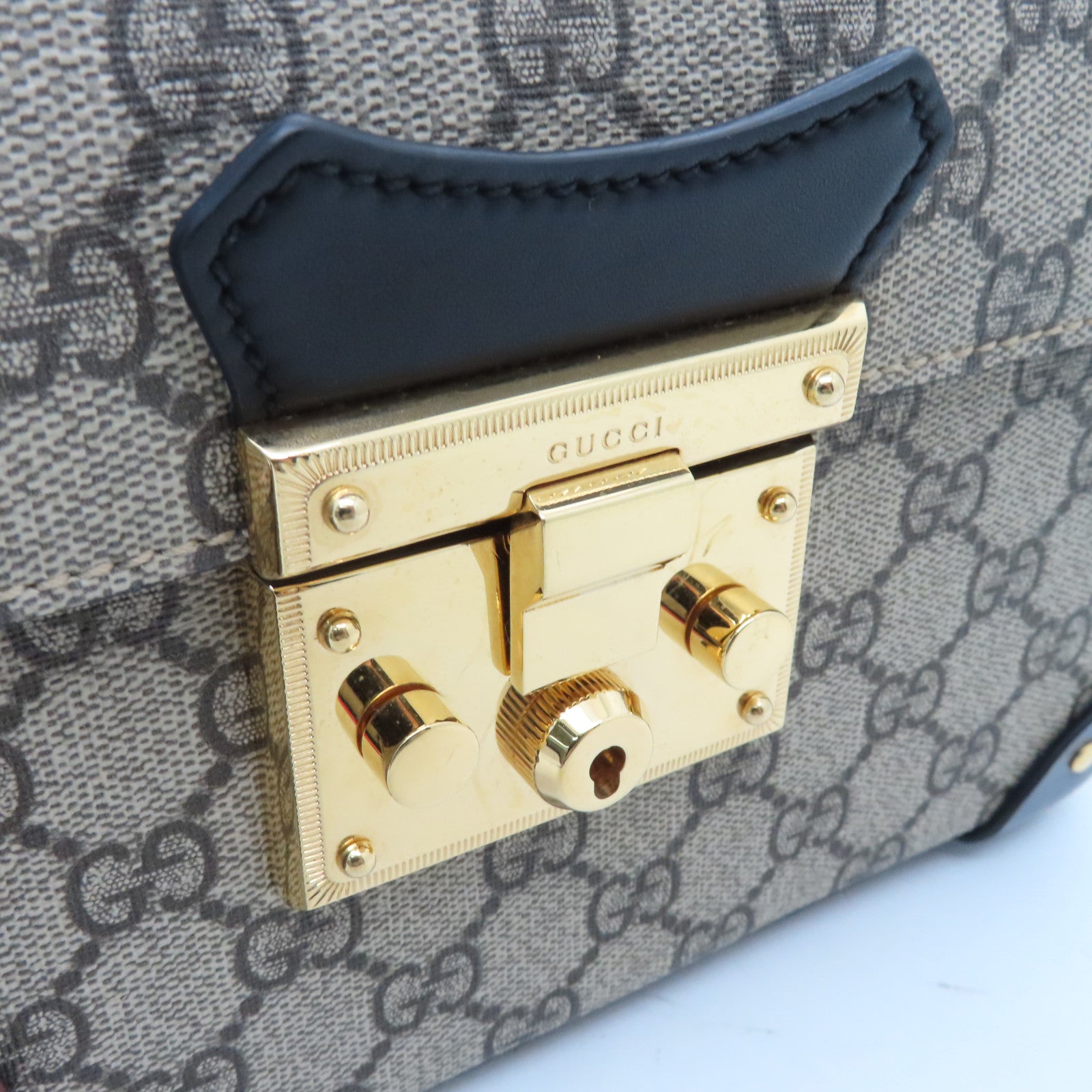 GUCCI Coated Canvas Padlock Chain Shoulder Bag Gold Buckle Hand Chain Belt Shoulder Bag Brown