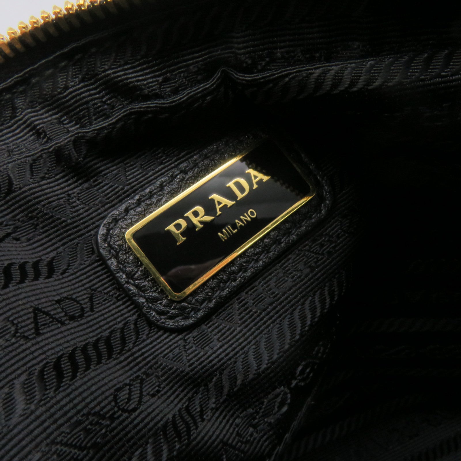 PRADA 牛皮皮革Vitello Phenix Shoulder Bag肩背袋黑色
