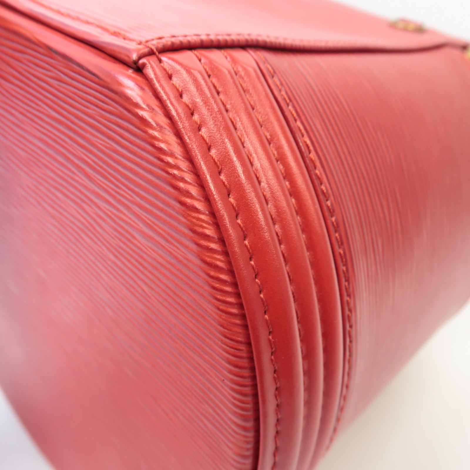 LOUIS VUITTON Epi Cannes金扣手挽袋紅色